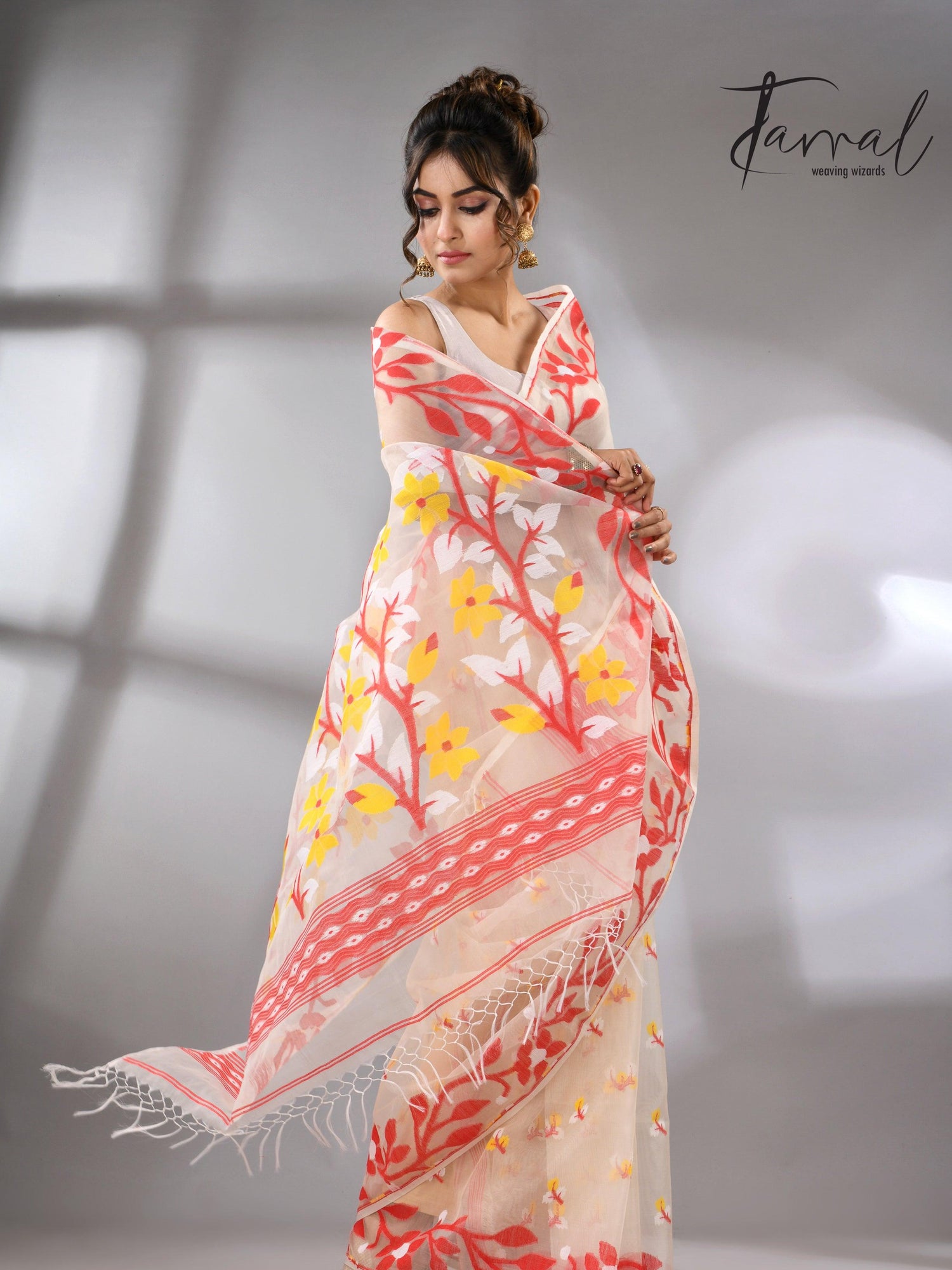 jamdani saree, jamdani, handloom, handwoven, saree, silk, dhakai, weaving, kolkatasaree, tamalboutique