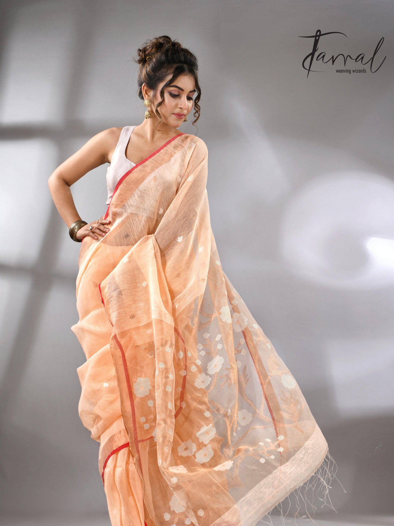 Light peach zari border silk linen handwoven jamdani sarees full2