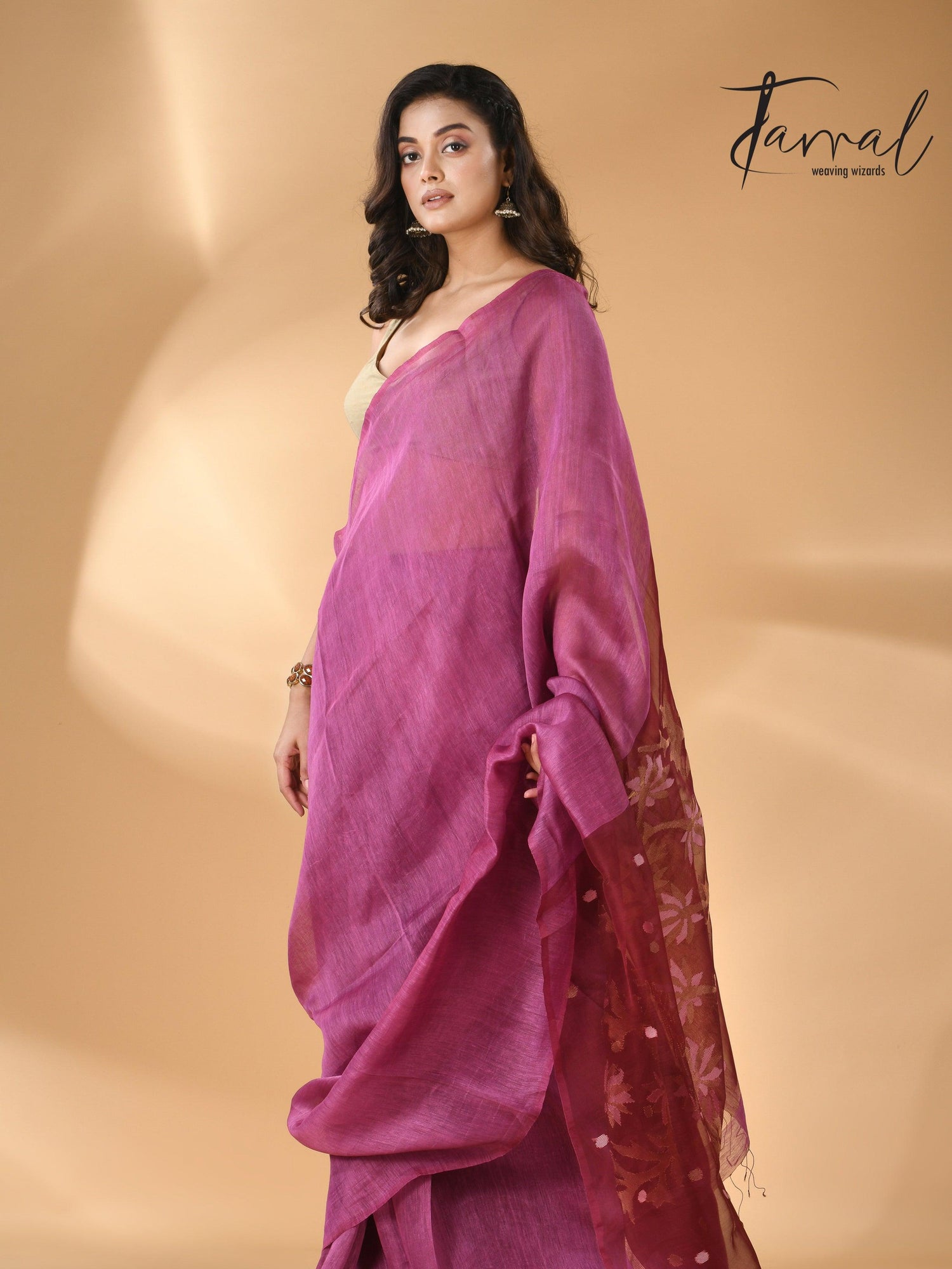 Linen Handwoven Jamdani Saree With Magenta Thoka Silk Saree