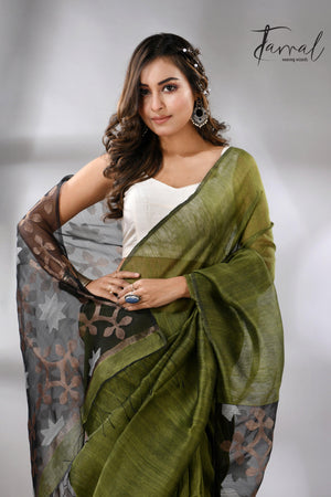 Linen handwoven jamdani saree in green and black star pallu2
