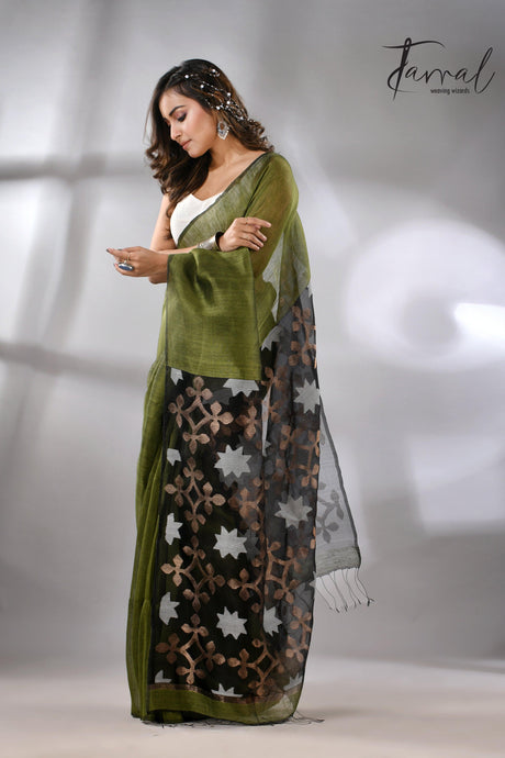 Linen handwoven jamdani saree in green and black star pallu5