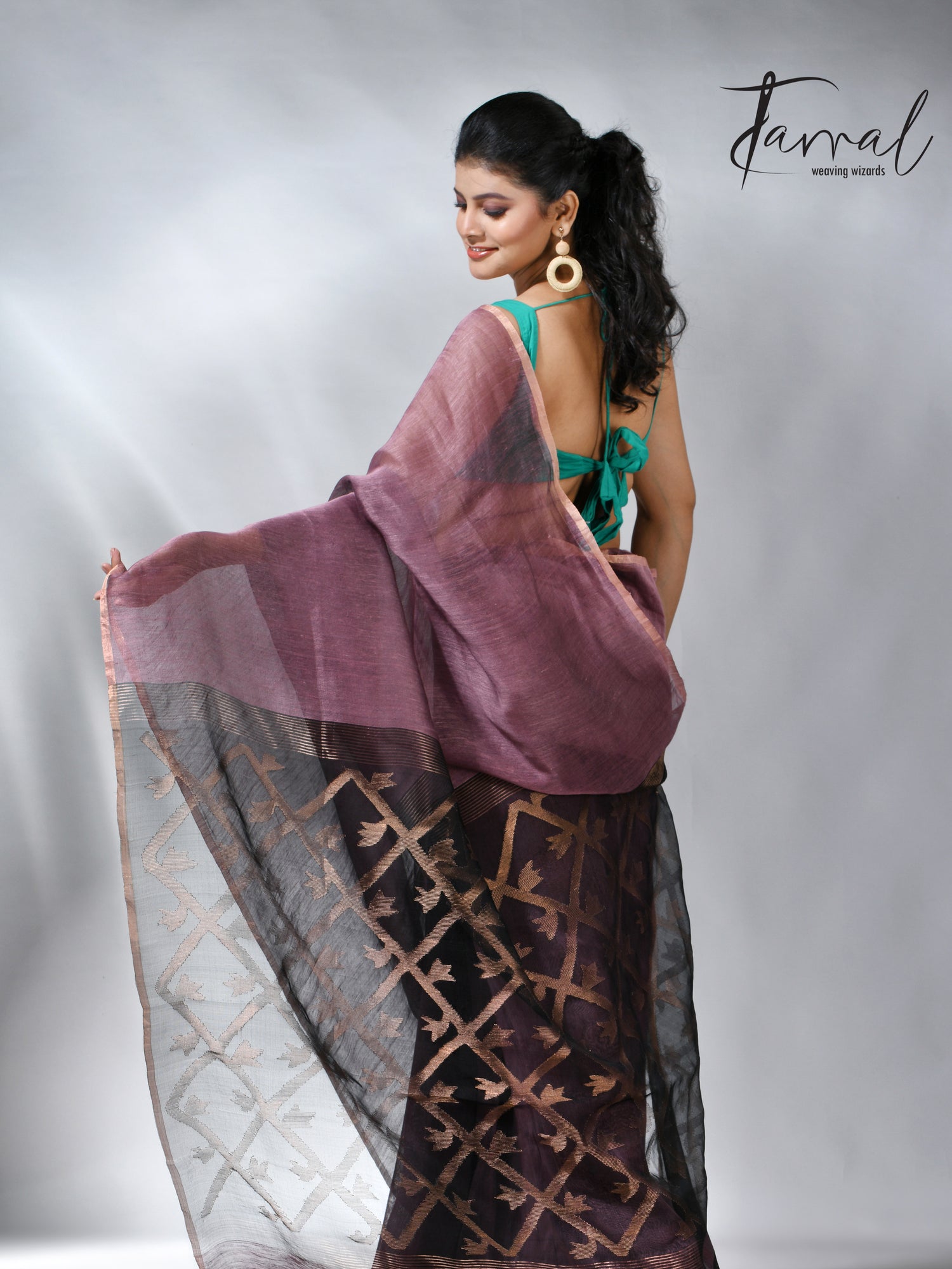 jamdani saree, jamdani, handloom, handwoven, saree, silk, dhakai, weaving, kolkatasaree, tamalboutique