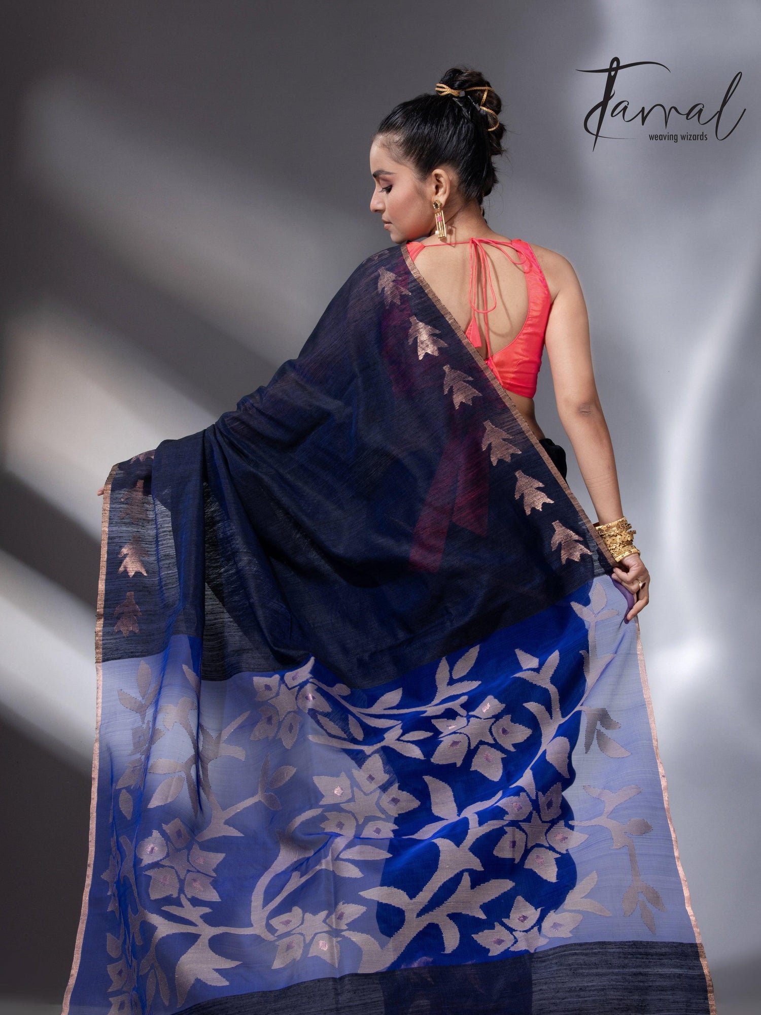 Midnight Blue Matka Silk Handwoven Jamdani Saree full8
