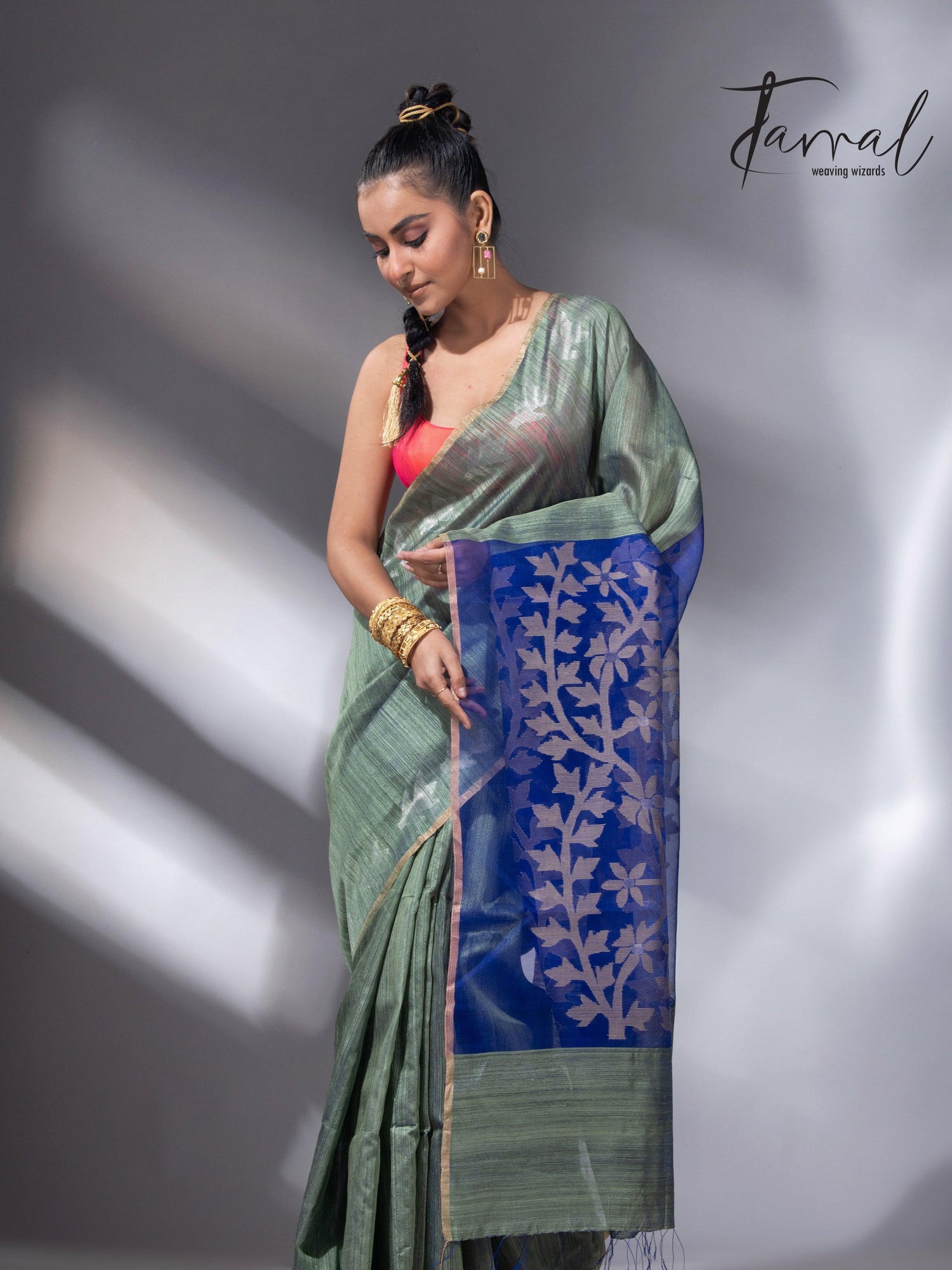 Mosh green dual tone matka silk floral handwoven jamdani saree