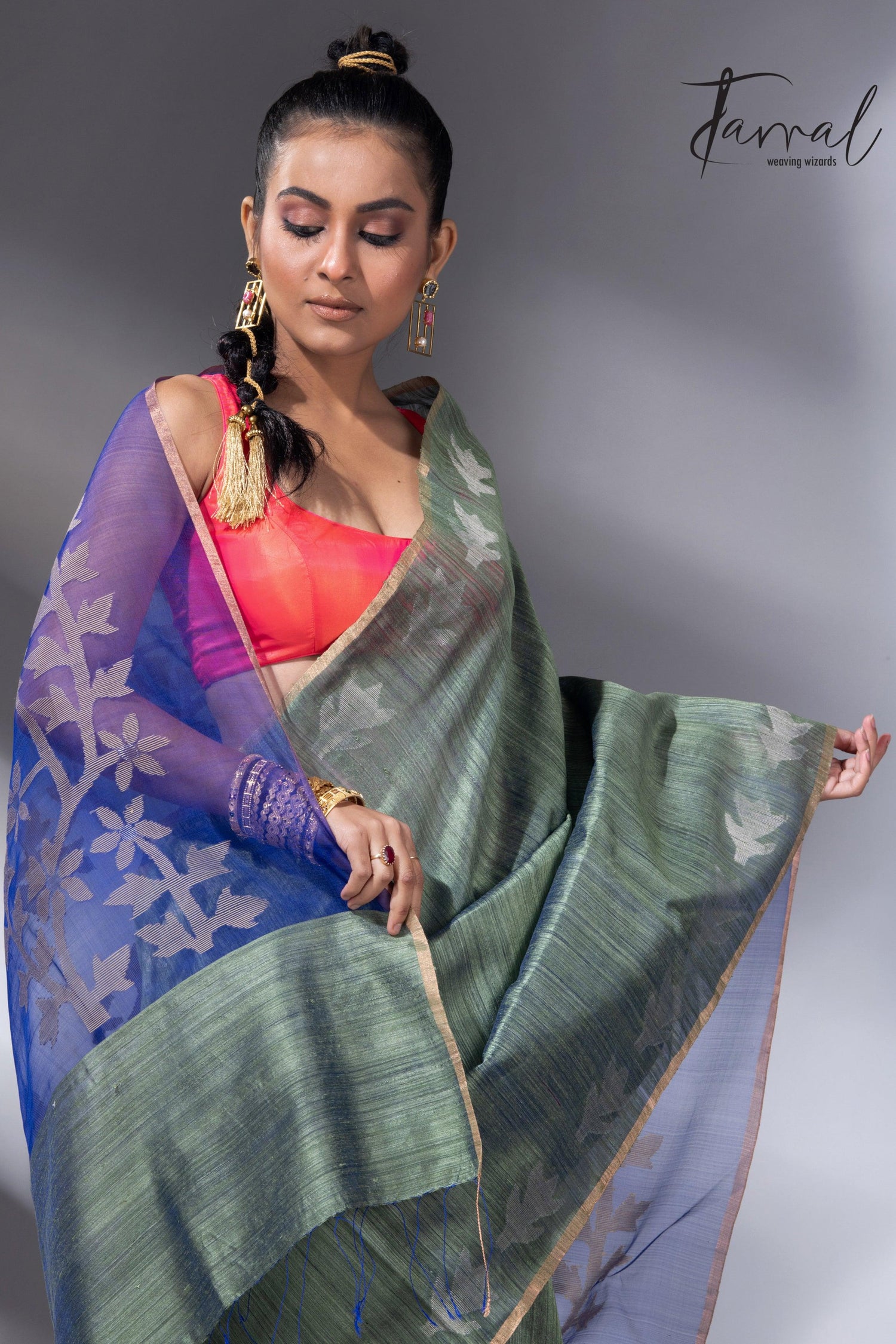 Mosh green dual tone matka silk floral handwoven jamdani saree1