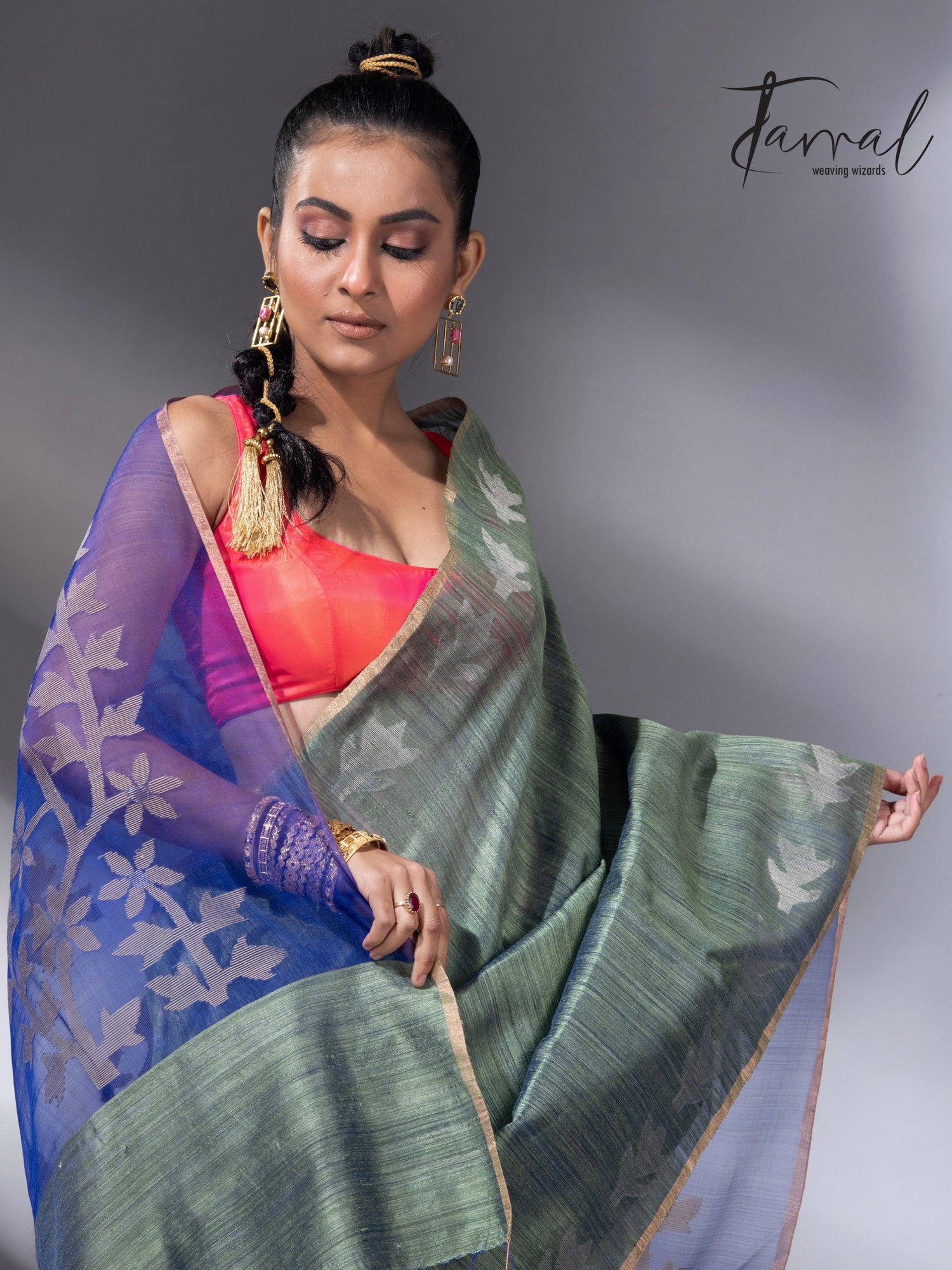 Mosh green dual tone matka silk floral handwoven jamdani saree1