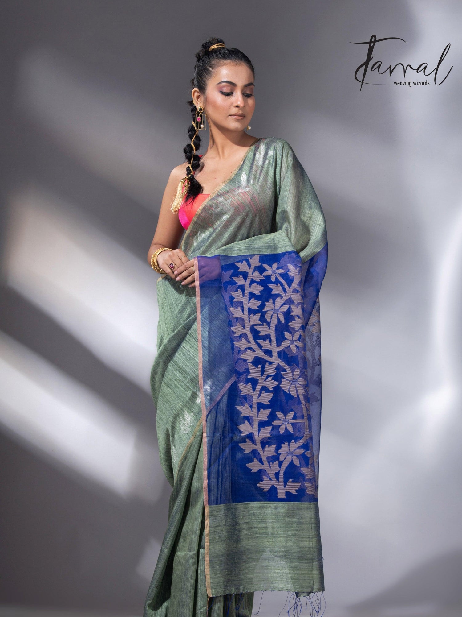 Mosh green dual tone matka silk floral handwoven jamdani saree2