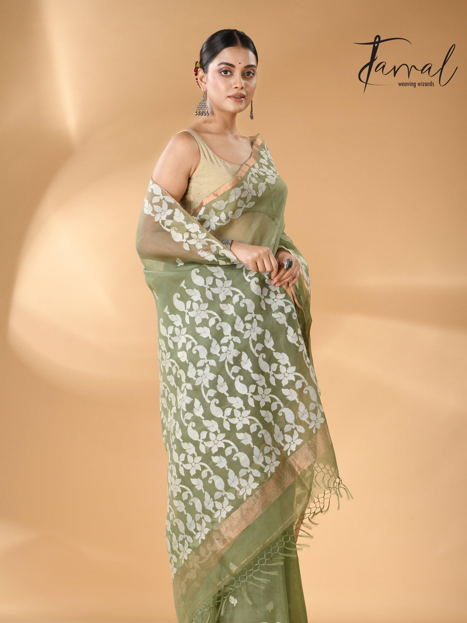 Moss Green Muslin Silk Handwoven Needle Work Jamdani Saree right2