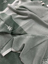 Moss green with white pure cotton jolphoring cotton handwoven jamdani saree - Tamal Boutique