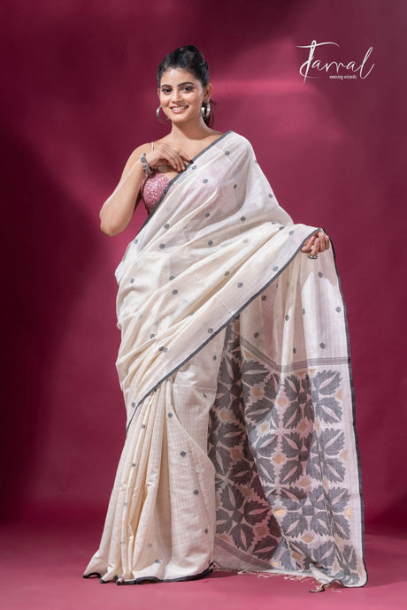 Offwhite with black border pure tusser cotton handwoven jamdani saree - Tamal Boutique