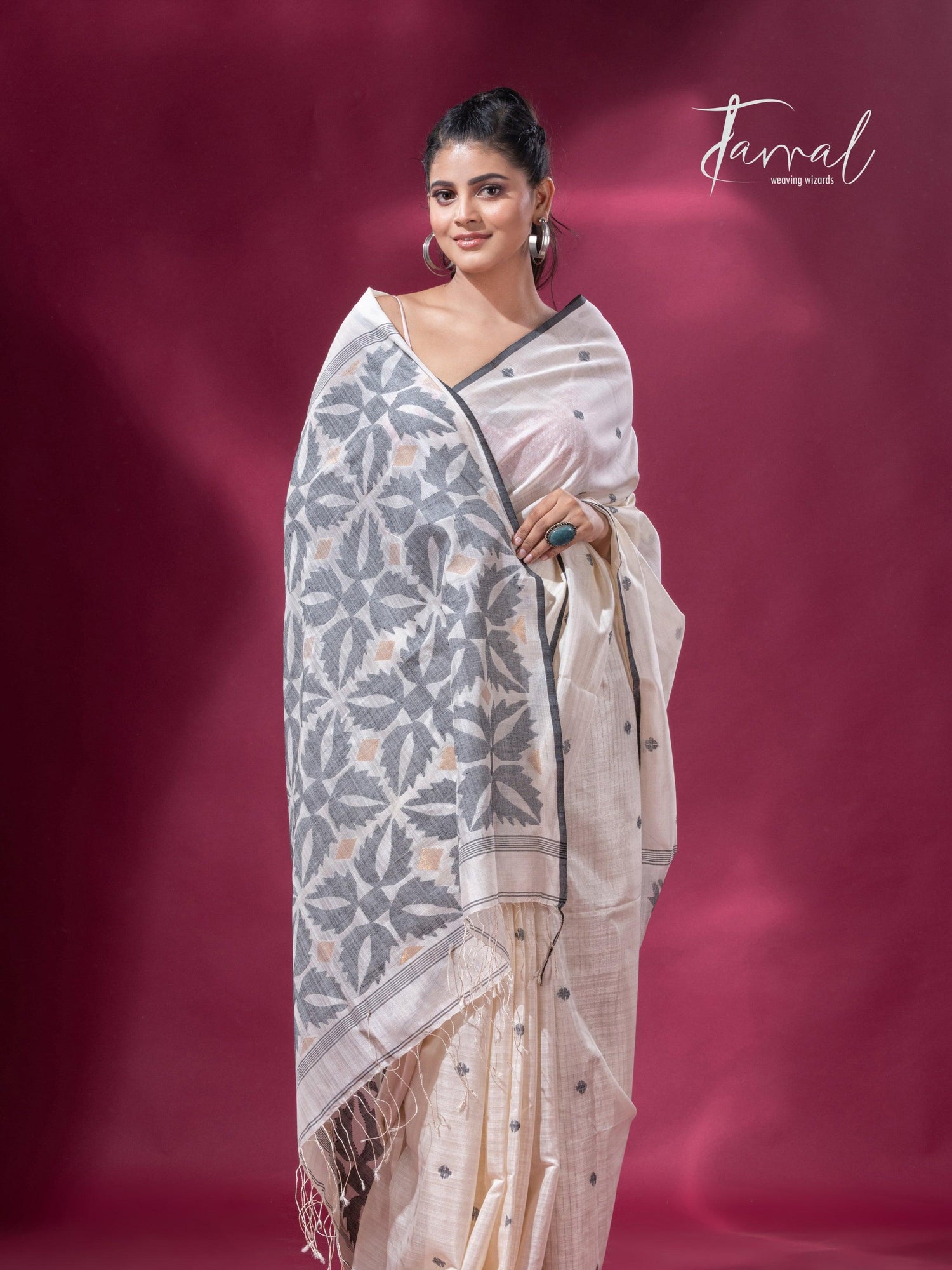 Offwhite with black border pure tusser cotton handwoven jamdani saree - Tamal Boutique