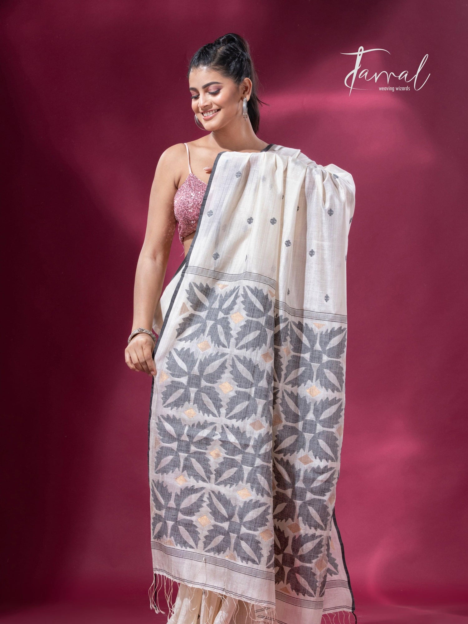 Offwhite with black border pure tusser cotton handwoven jamdani saree - Tamal Boutique