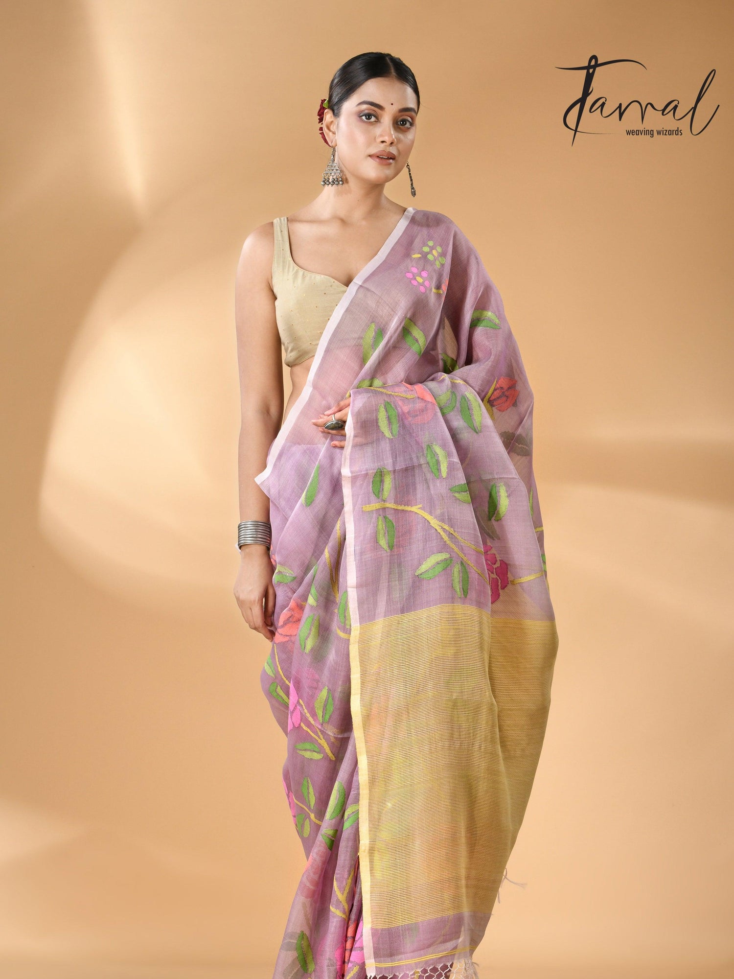 Offwhite Muslin Silk Handwoven Needle Work Jamdani Saree