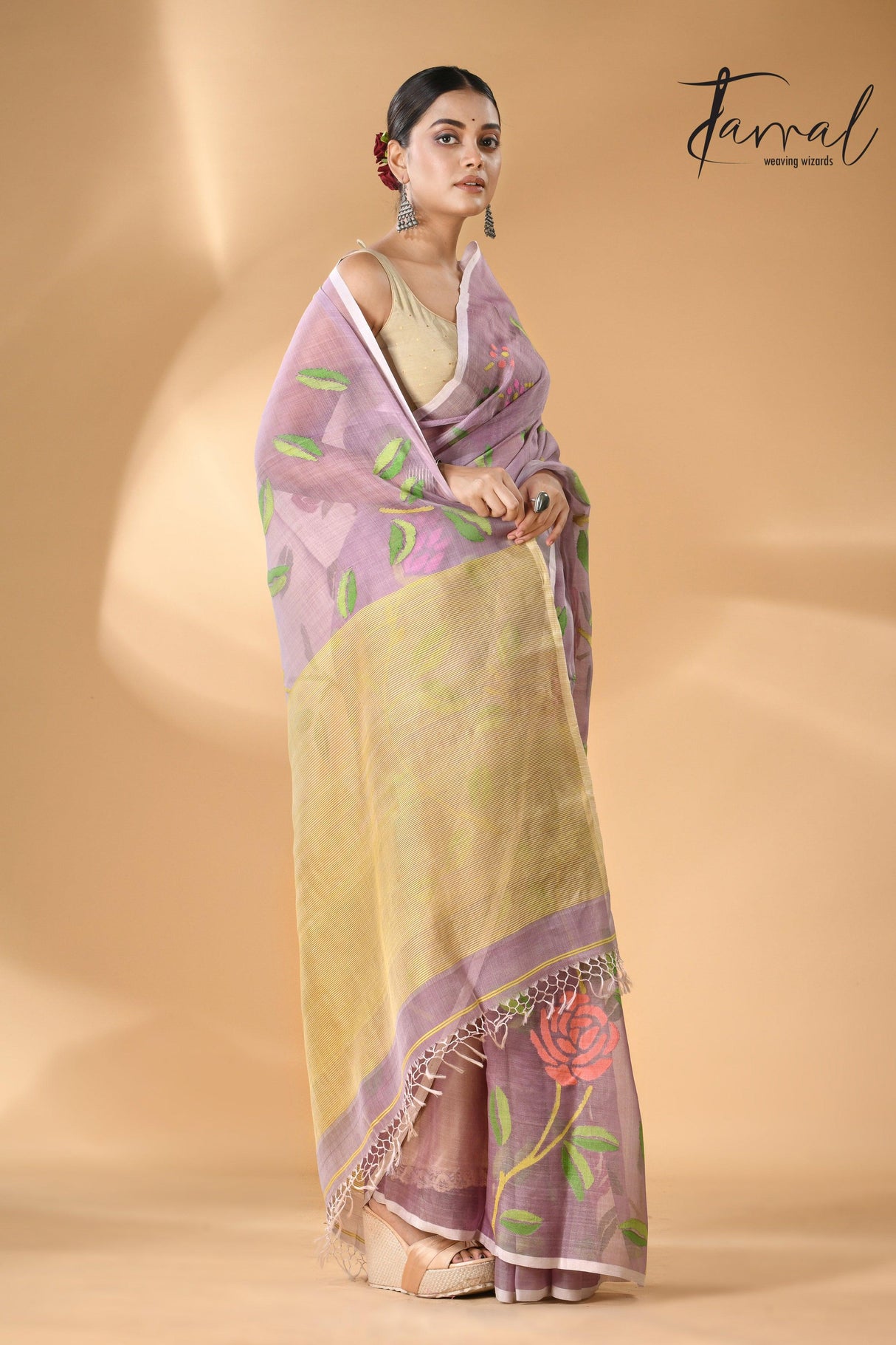 Offwhite Muslin Silk Handwoven Needle Work Jamdani Saree right