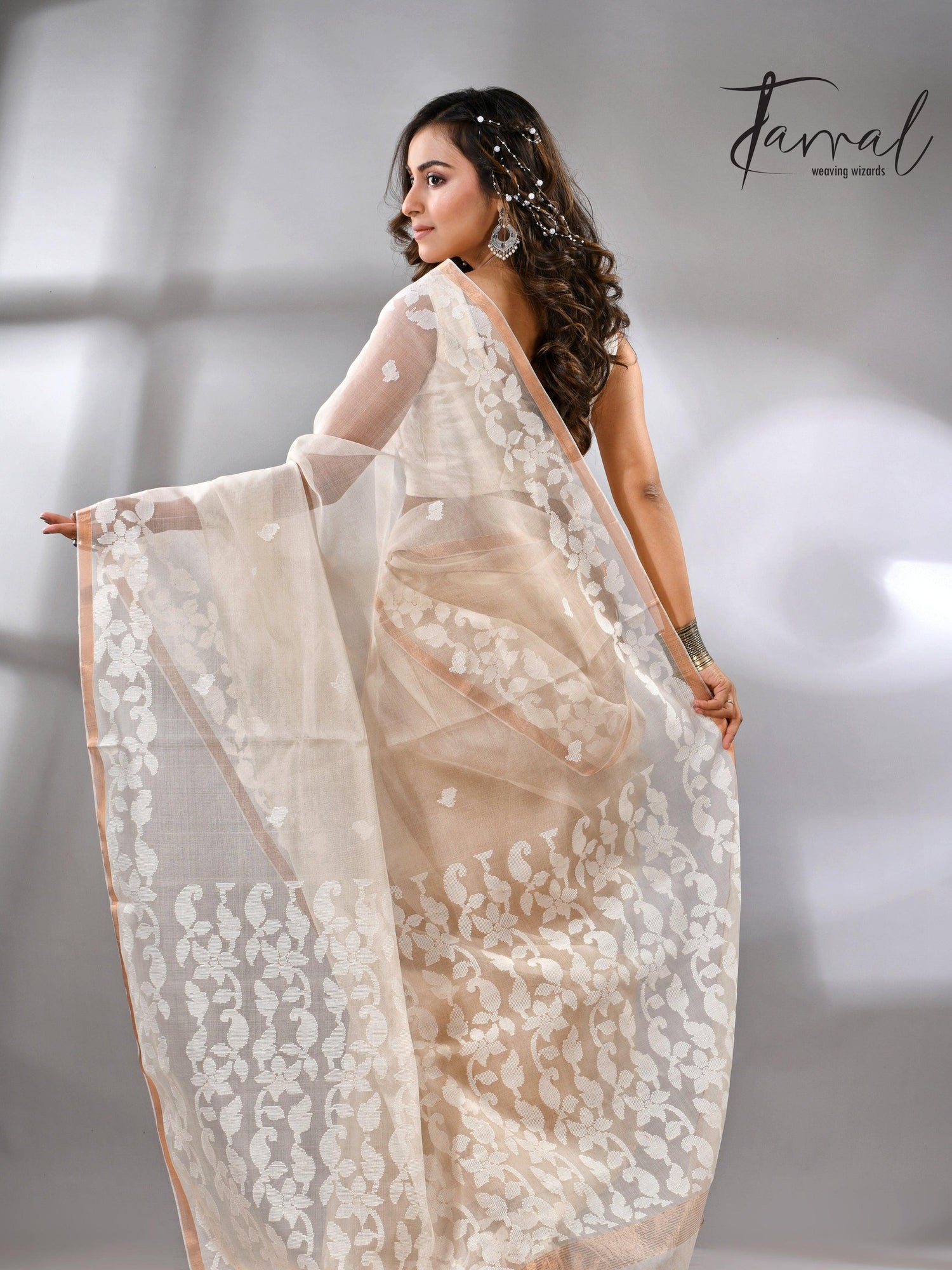 Offwhite Muslin handwoven needle zari work jamdani saree back
