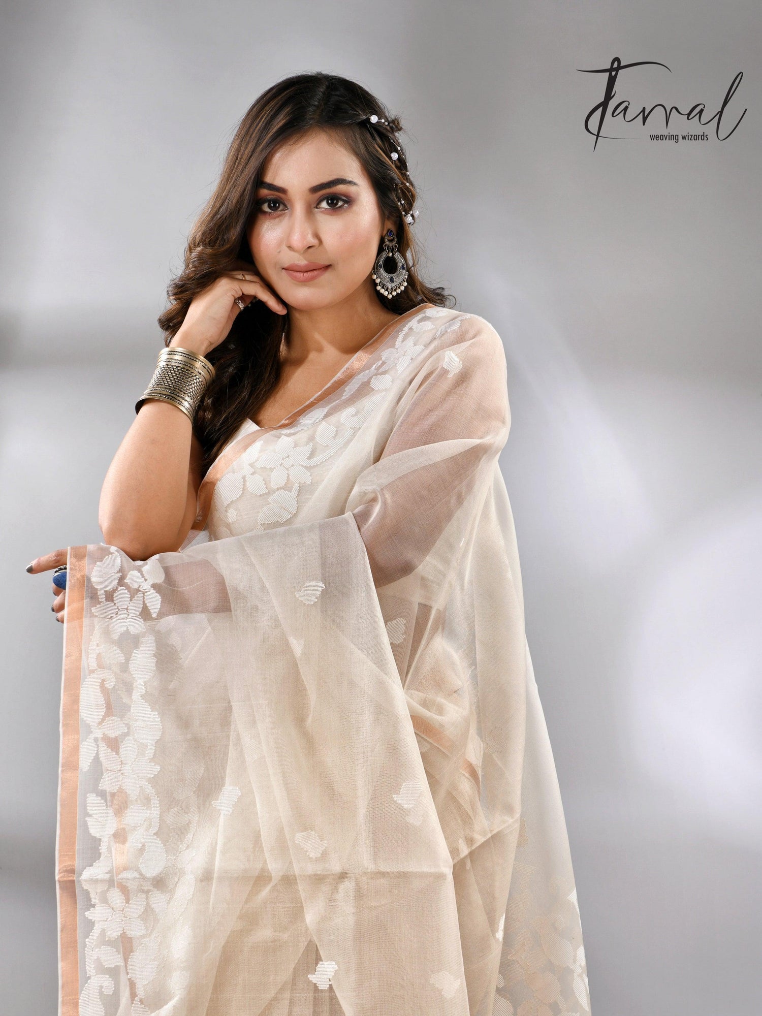 Offwhite Muslin handwoven needle zari work jamdani saree cls