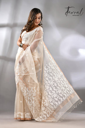 Offwhite Muslin handwoven needle zari work jamdani saree left3