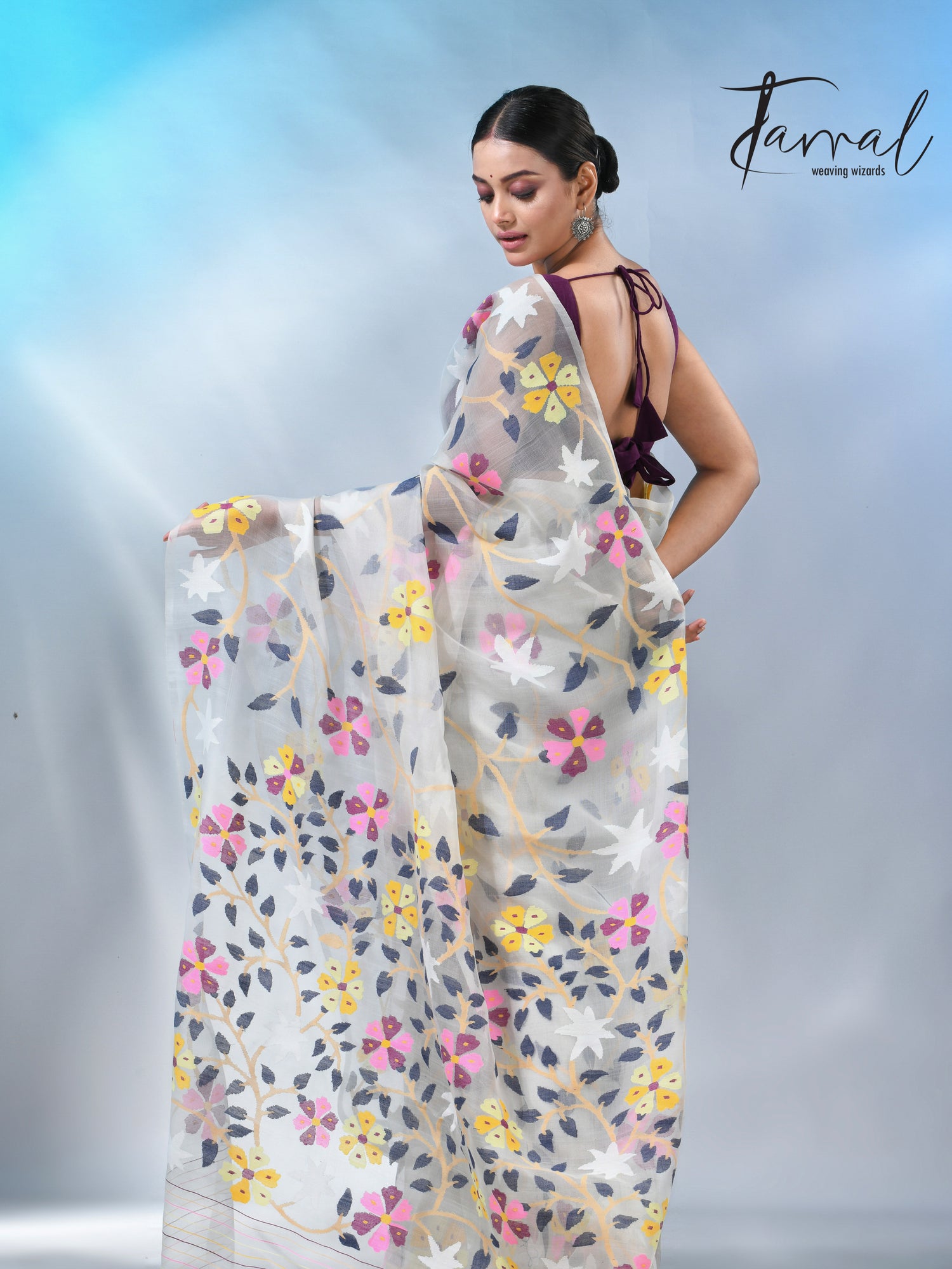 Offwhite allover floral muslin silk handwoven jamdani saree
