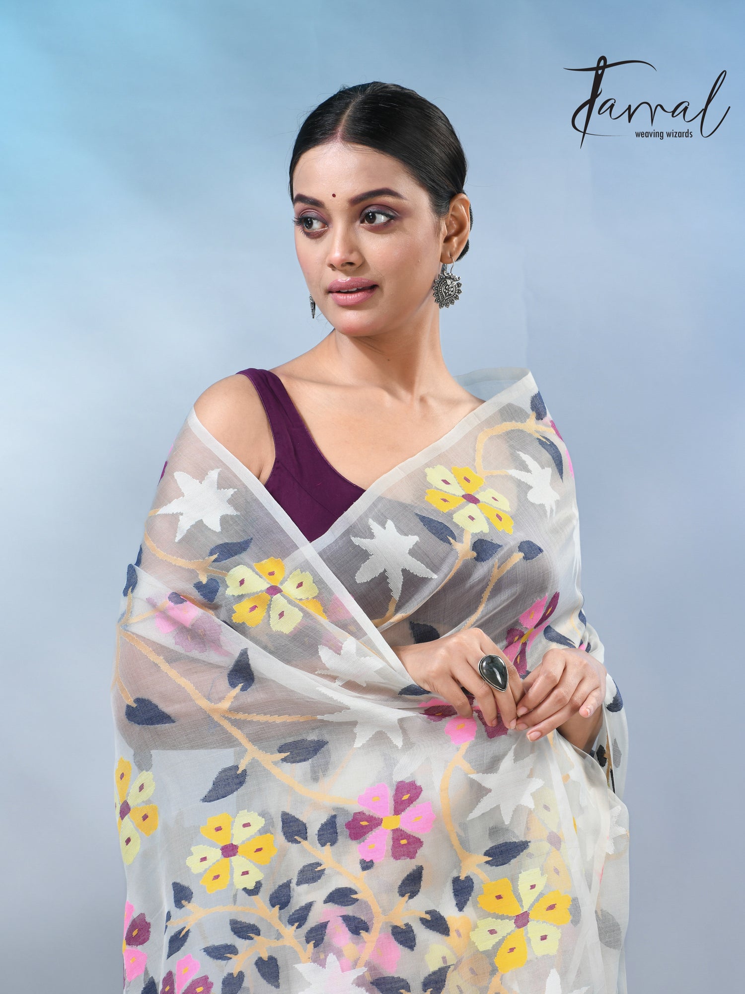 Offwhite allover floral muslin silk handwoven jamdani saree