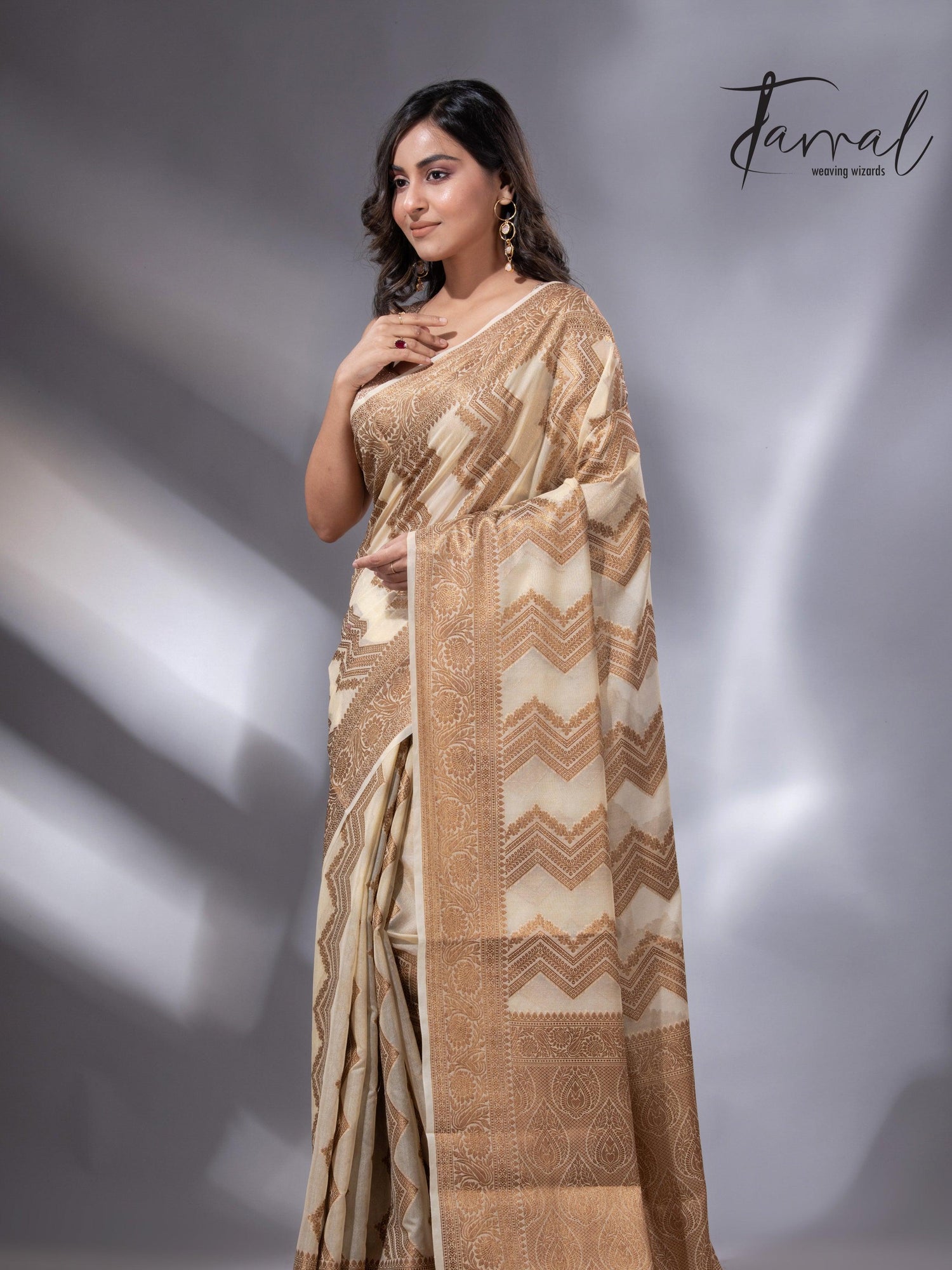 Offwhite colour with antic zari Banarasi silk handloom saree6