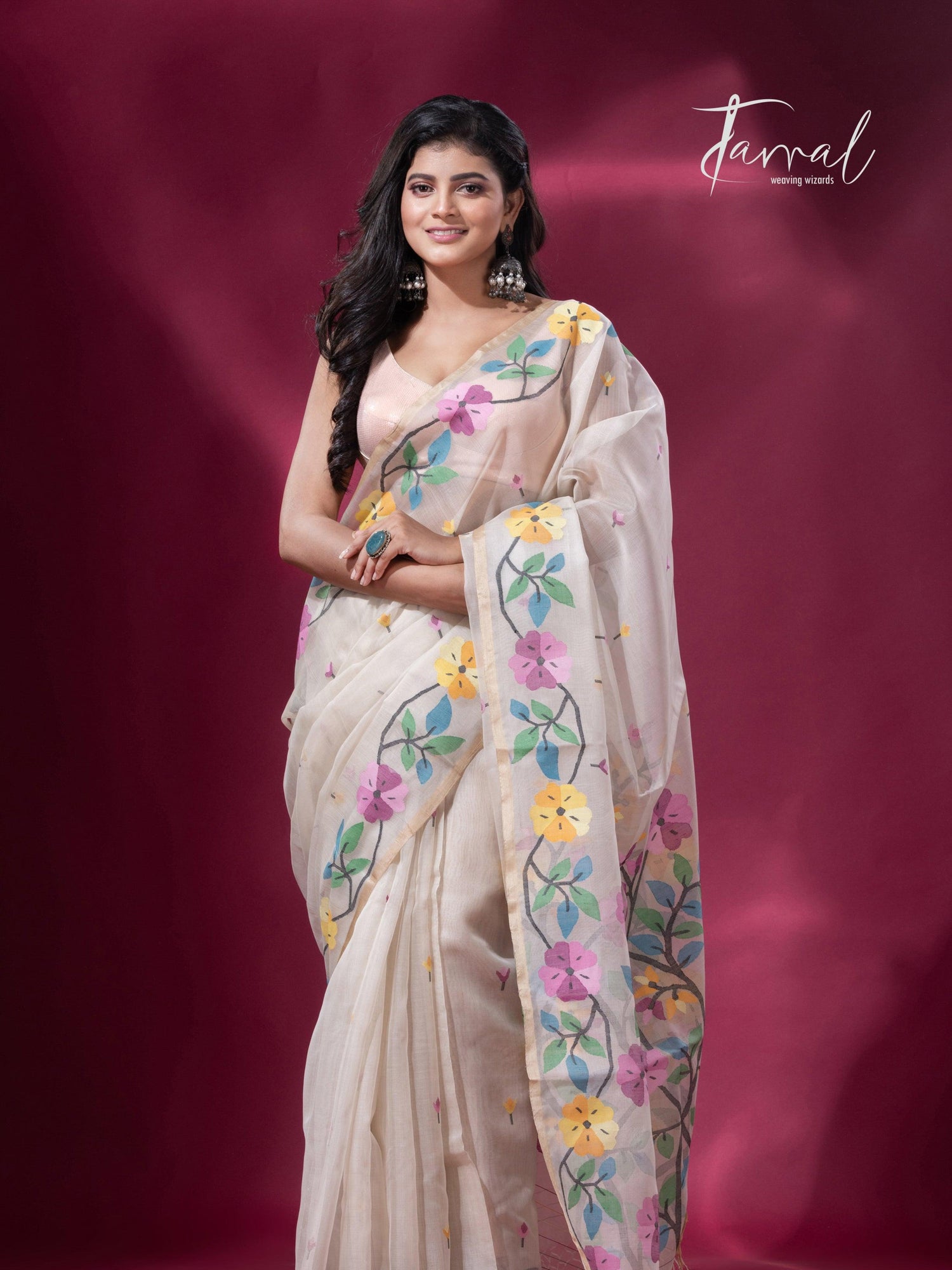 Offwhite floral elegance muslin silk handwoven jamdani saree2