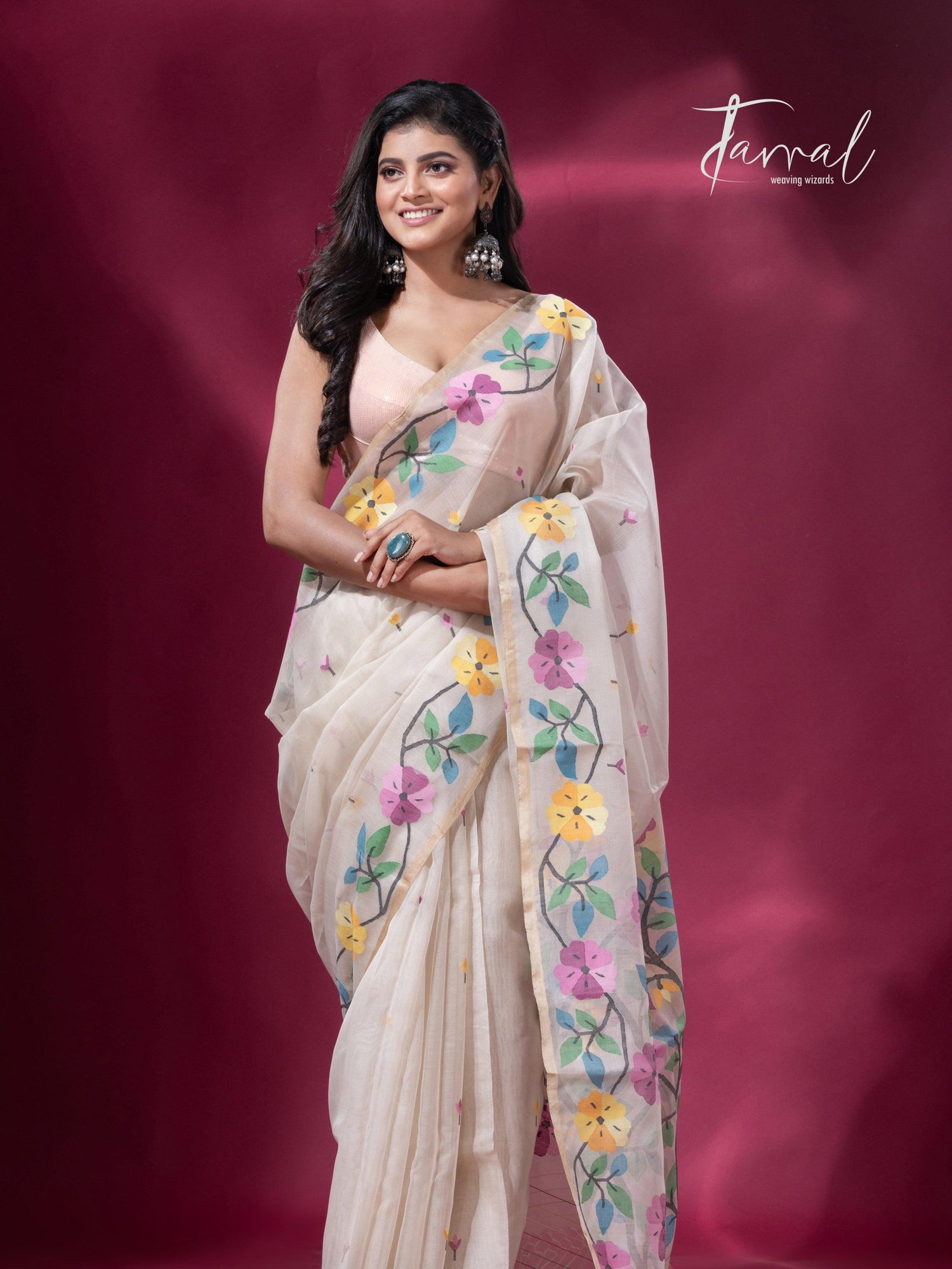 Offwhite floral elegance muslin silk handwoven jamdani saree3
