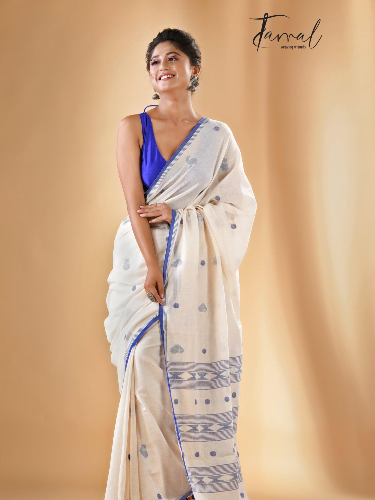 Offwhite pure cotton diamond motifs handwoven jamdani saree
