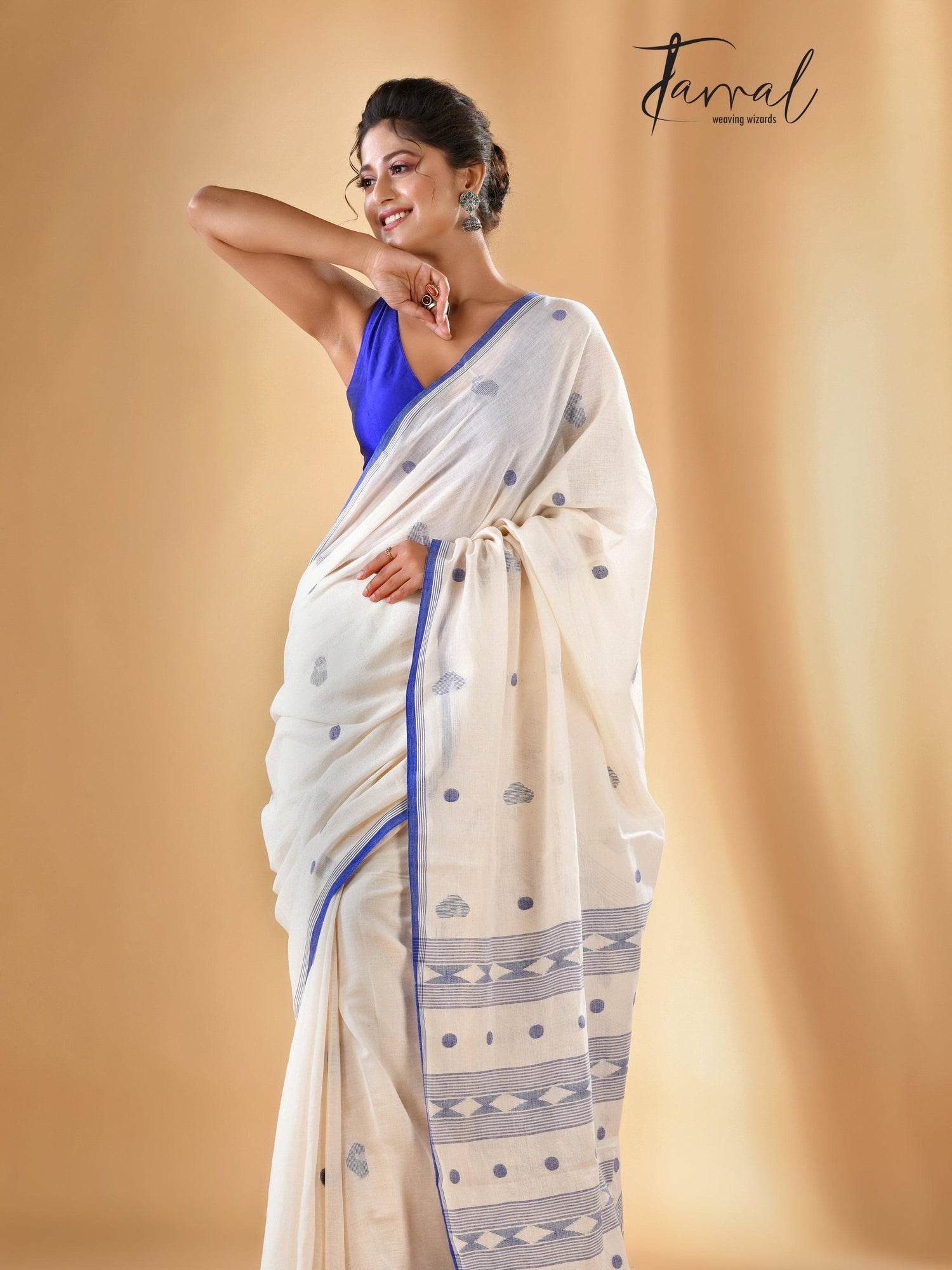 Offwhite pure cotton diamond motifs handwoven jamdani saree