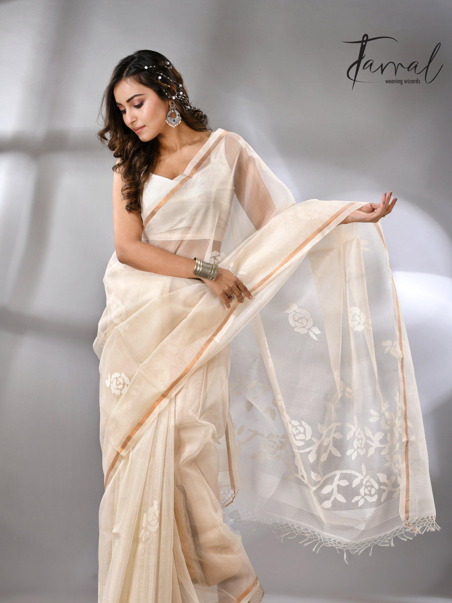 Offwhite self rose motifs handwoven jamdani saree in muslin silk - Tamal Boutique