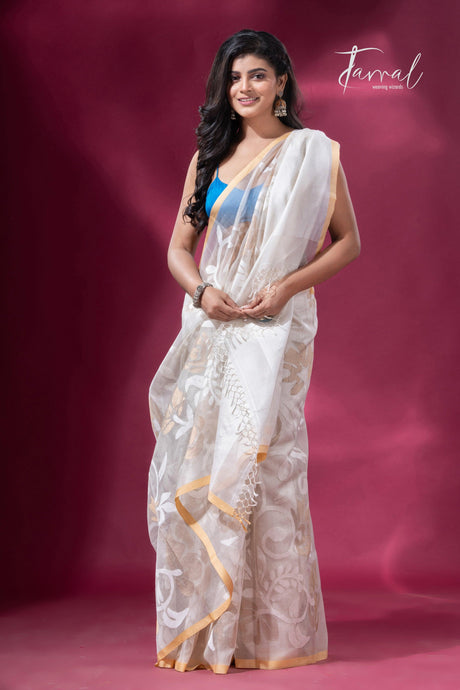 Offwhite with allover Zari Floral Elegance handwoven jamdani saree