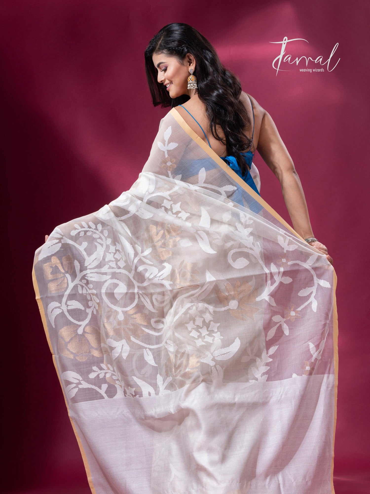 Offwhite with allover Zari Floral Elegance handwoven jamdani saree back