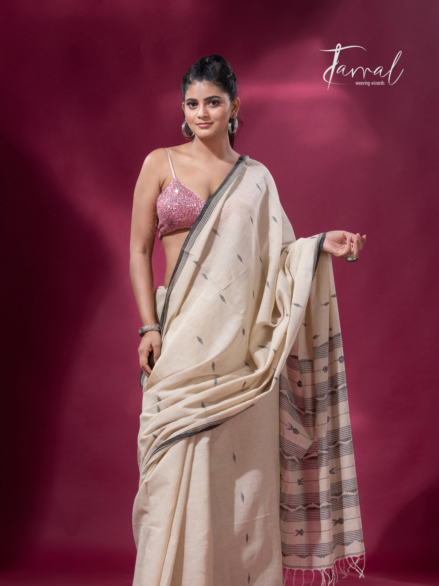Offwhite with black border pure cotton handwoven jamdani saree