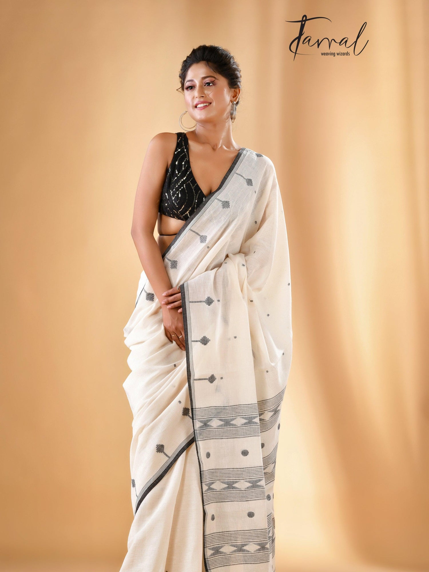 Offwhite with black border pure cotton handwoven jamdani saree