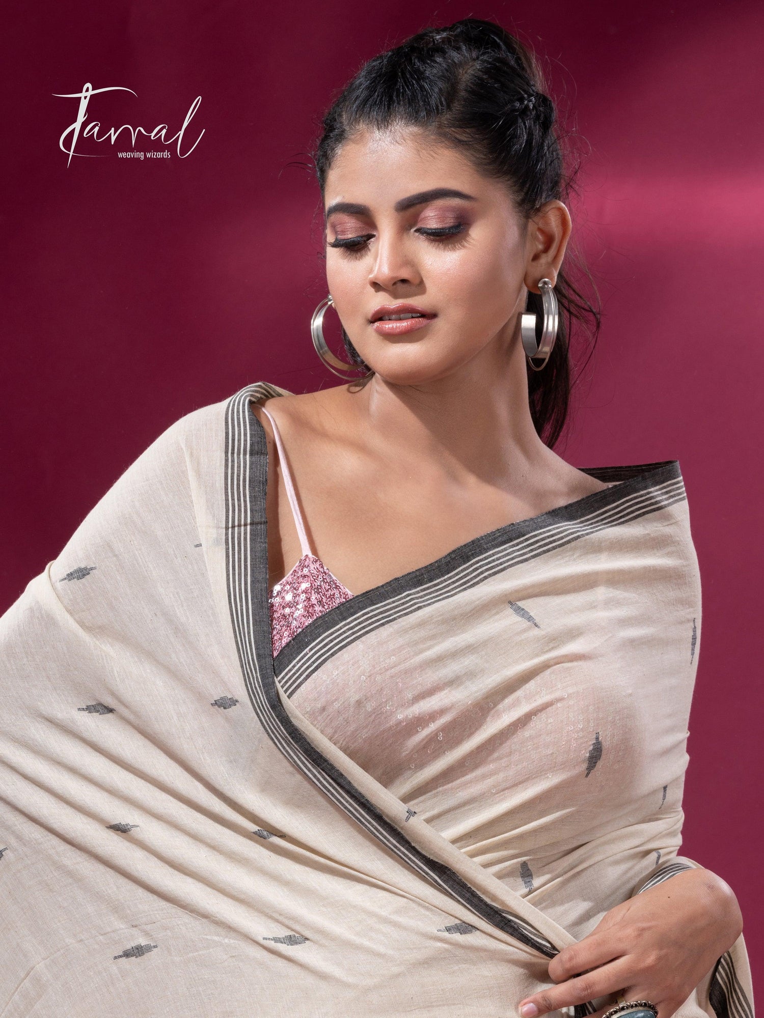 Offwhite with black border pure cotton handwoven jamdani saree