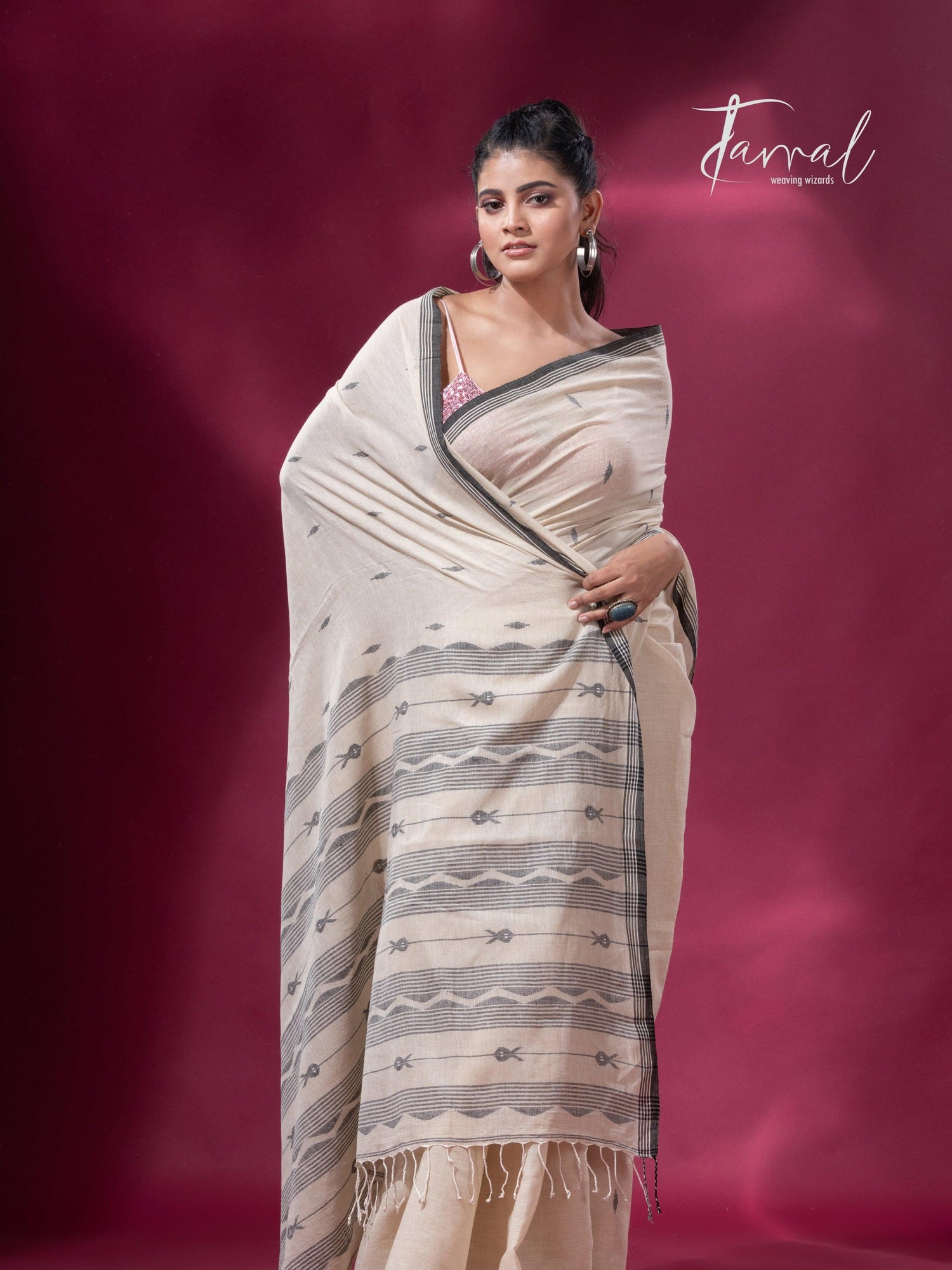 Offwhite with black border pure cotton handwoven jamdani saree