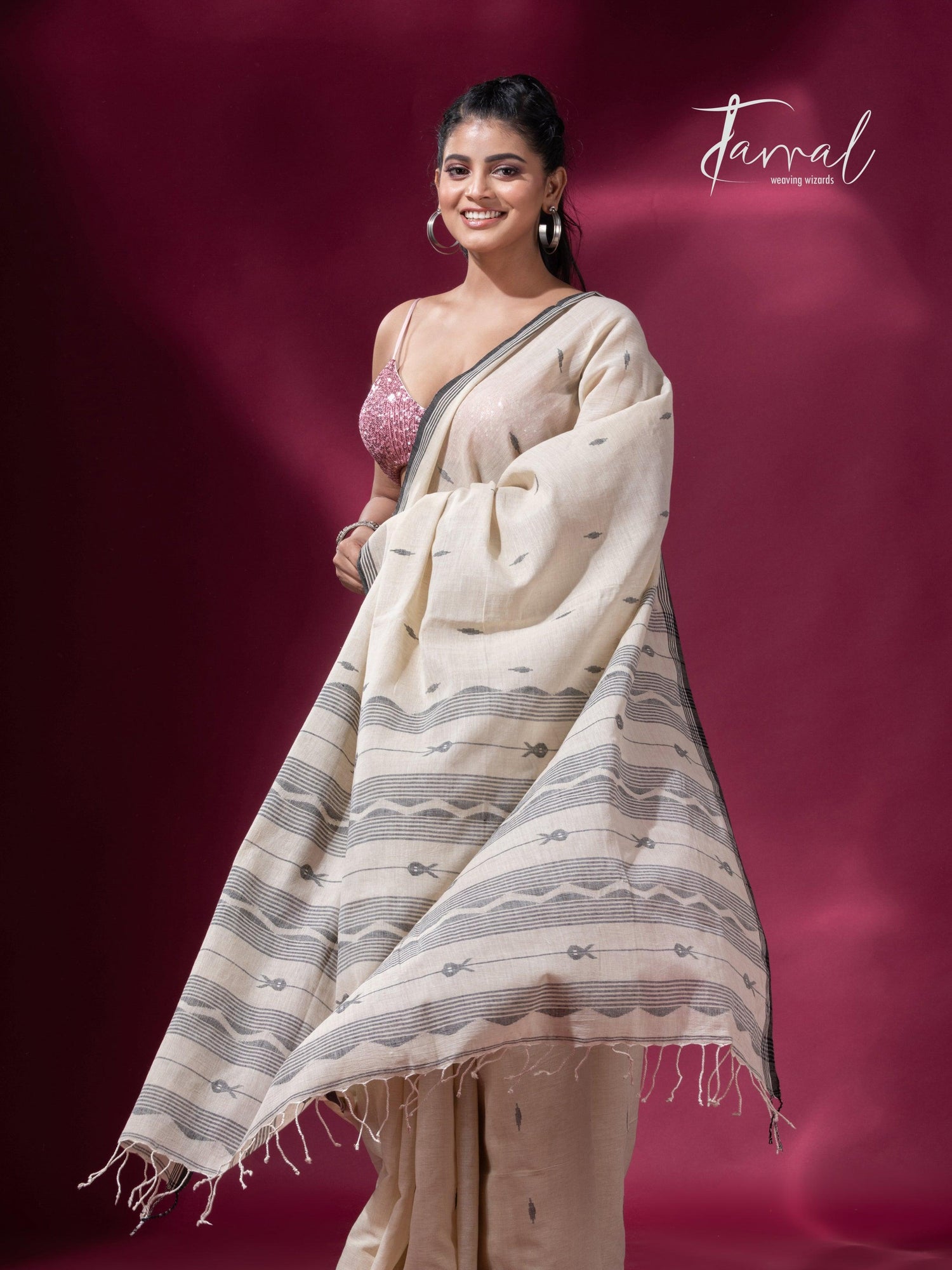 Offwhite with black border pure cotton handwoven jamdani saree