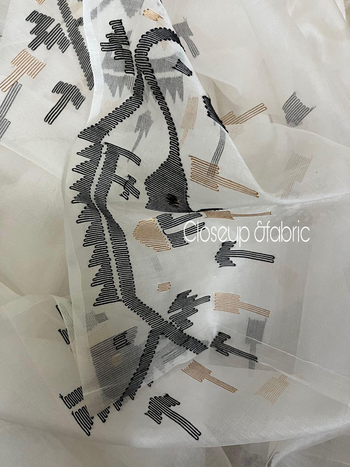 Offwhite with black & zari traditional muslin silk jamdani saree - Tamal Boutique