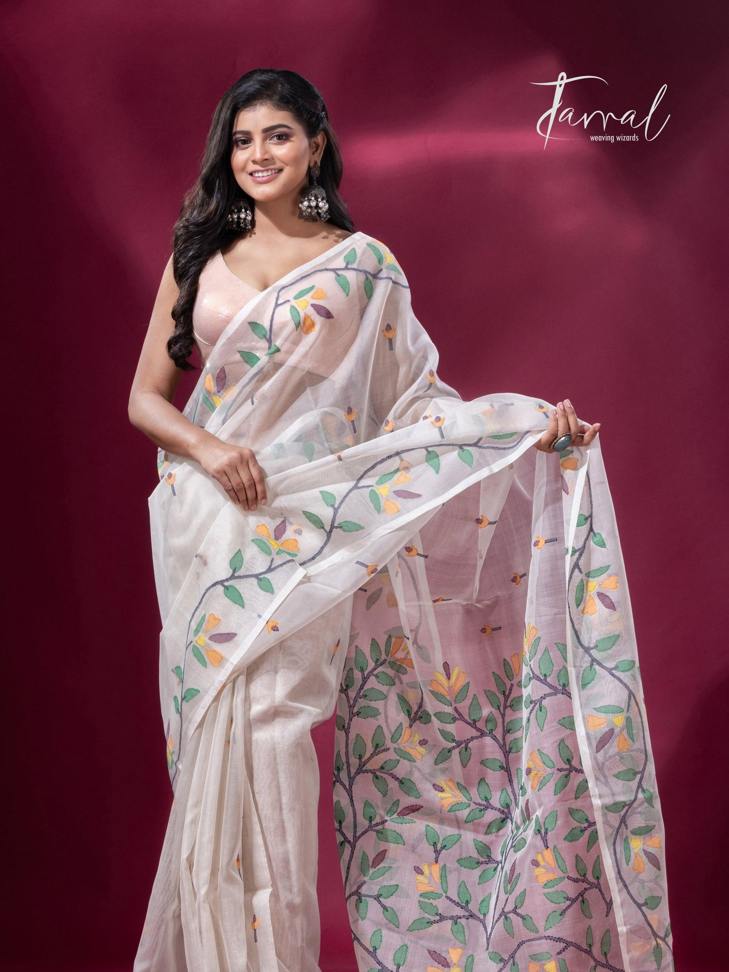 Offwhite with floral border muslin silk handwoven jamdani saree full2