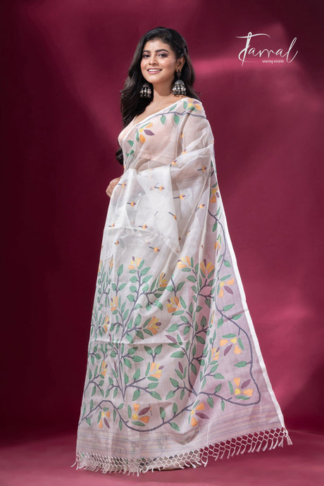 Offwhite with floral border muslin silk handwoven jamdani saree full4