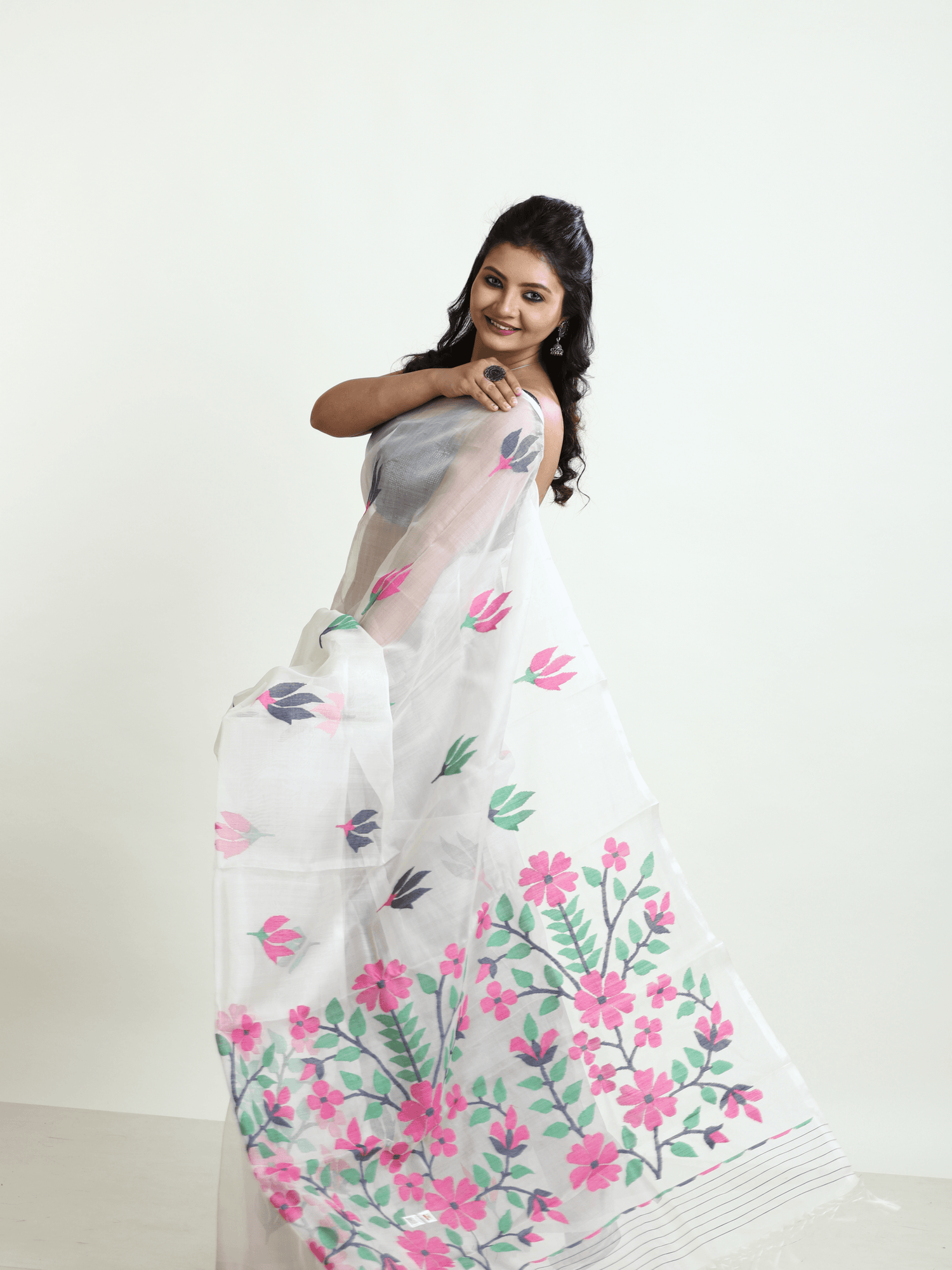 Offwhite with multicolour periwinkle floral handwoven muslin silk jamdani saree - Tamal Boutique