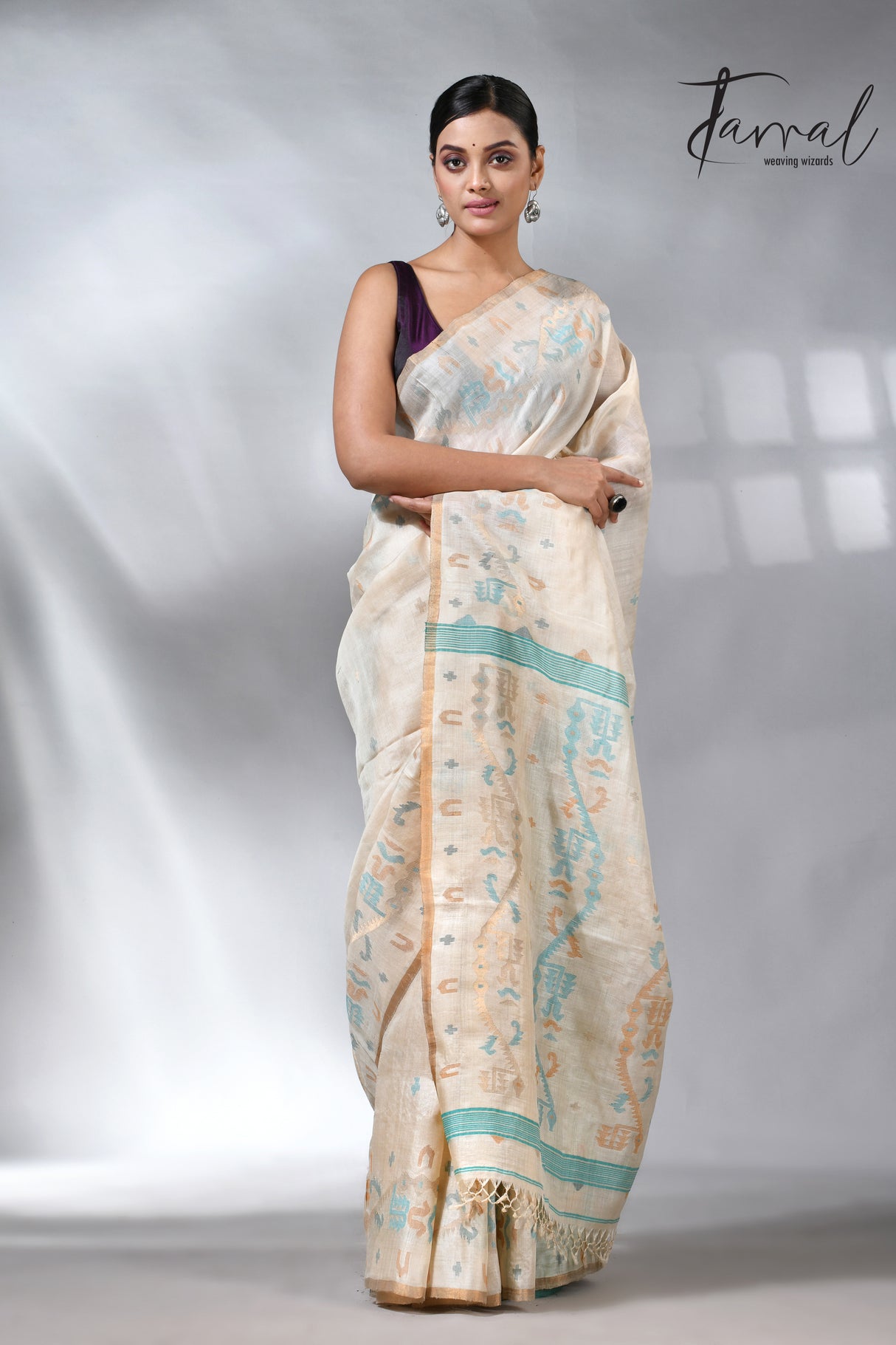 Offwhite with pink floral muslin silk handwoven jamdani saree