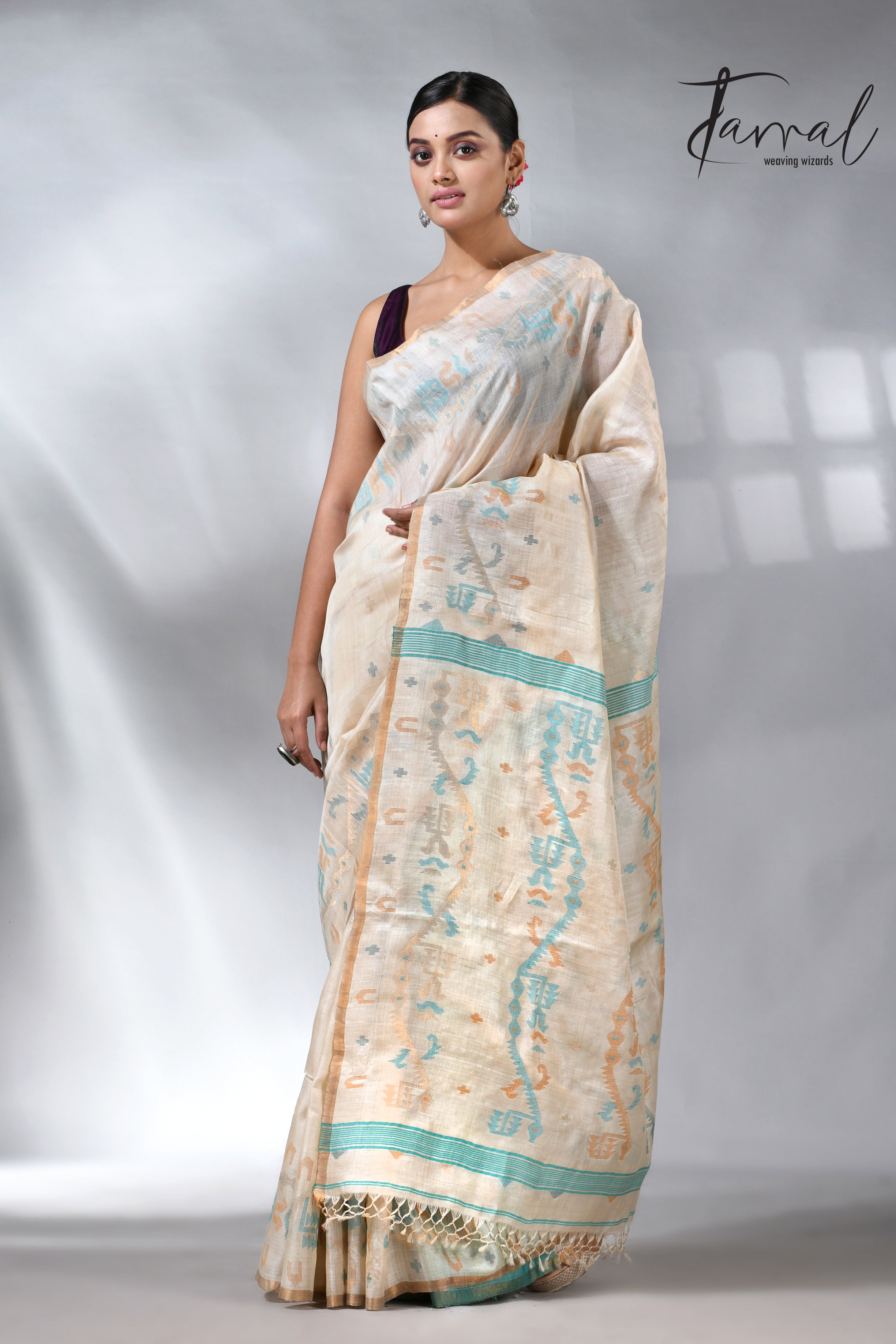 Offwhite Traditional Handwoven Tussar Silk Jamdani Saree – Tamal