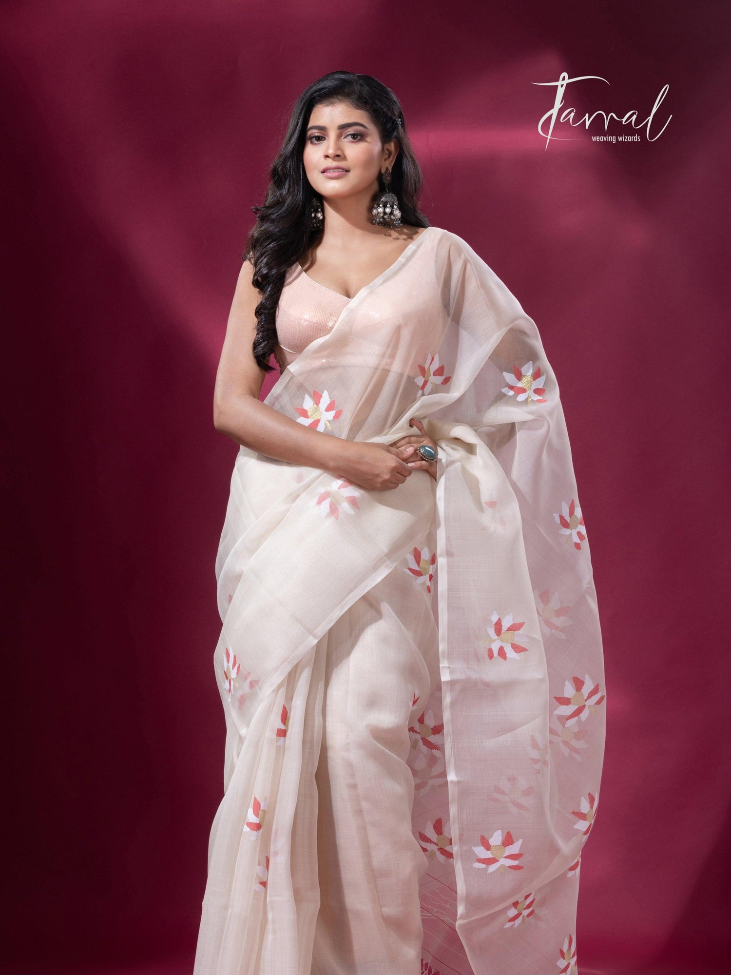 Offwhite with red & golden lotus motifs muslin silk handwoven jamdani saree - Tamal Boutique