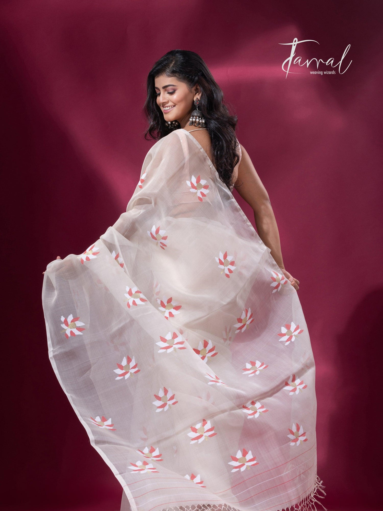 Offwhite with red & golden lotus motifs muslin silk handwoven jamdani saree - Tamal Boutique