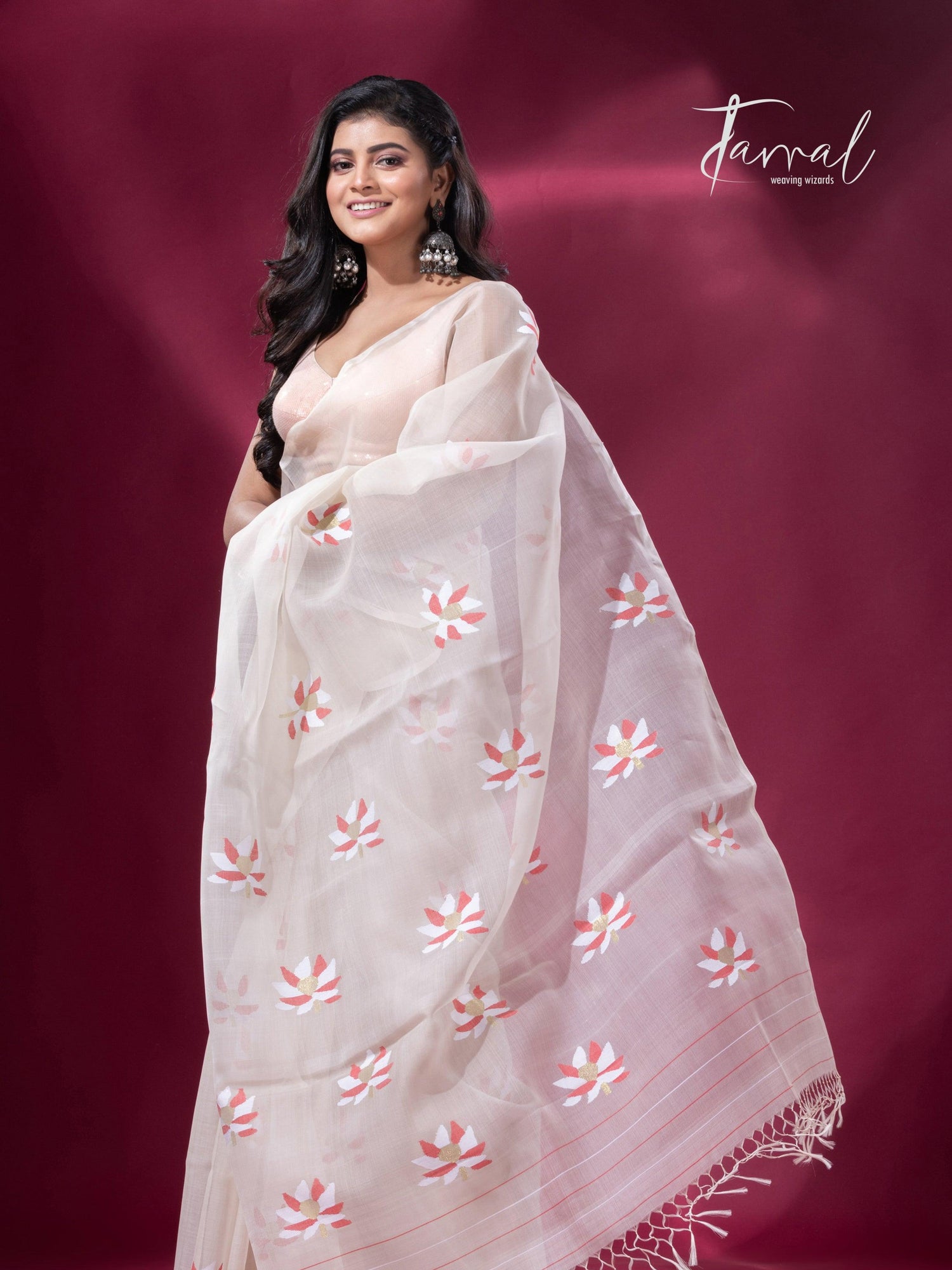 Offwhite with red & golden lotus motifs muslin silk handwoven jamdani saree - Tamal Boutique