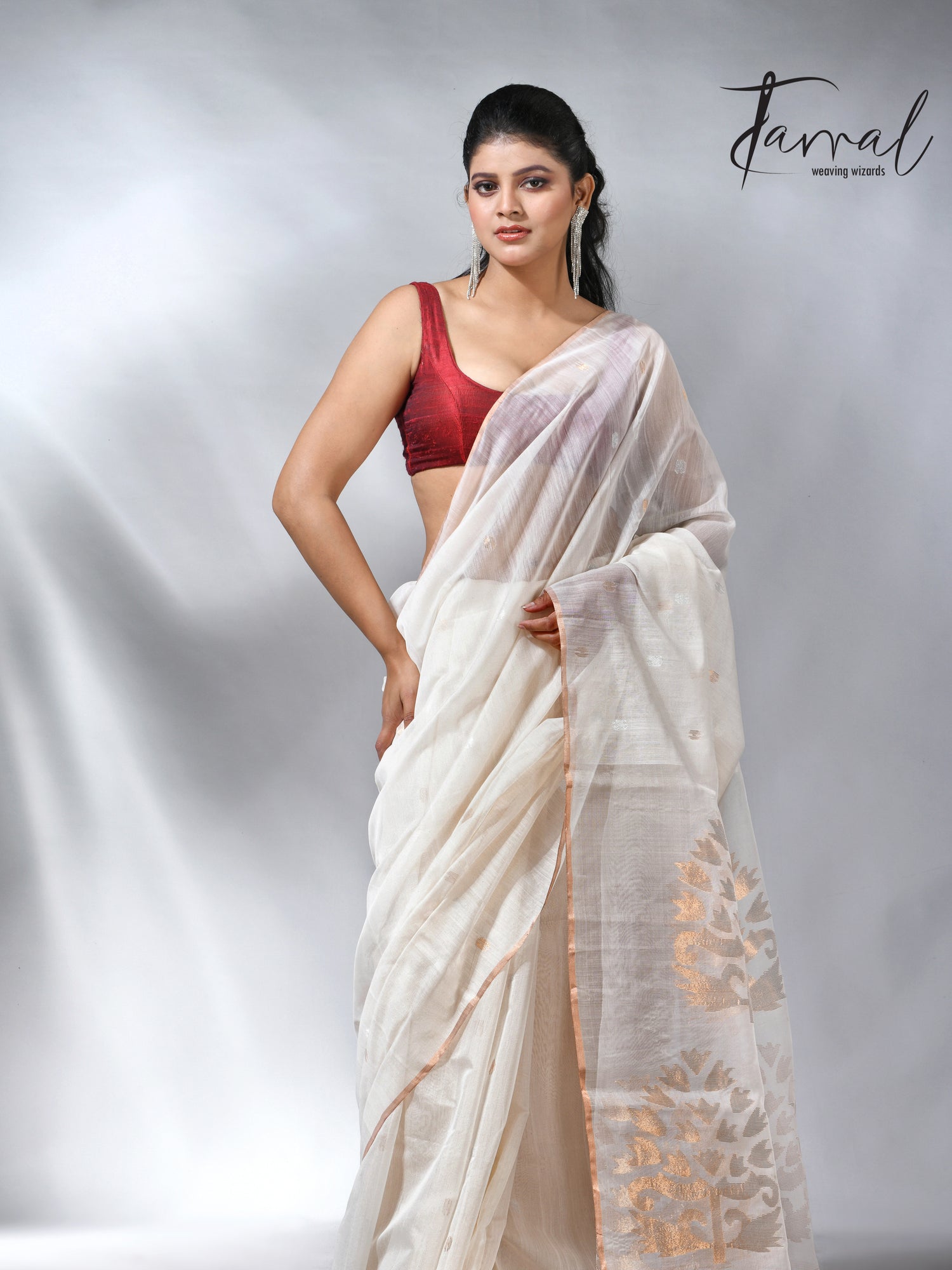 Offwhite with zari border silk cotton handwoven jamdani saree