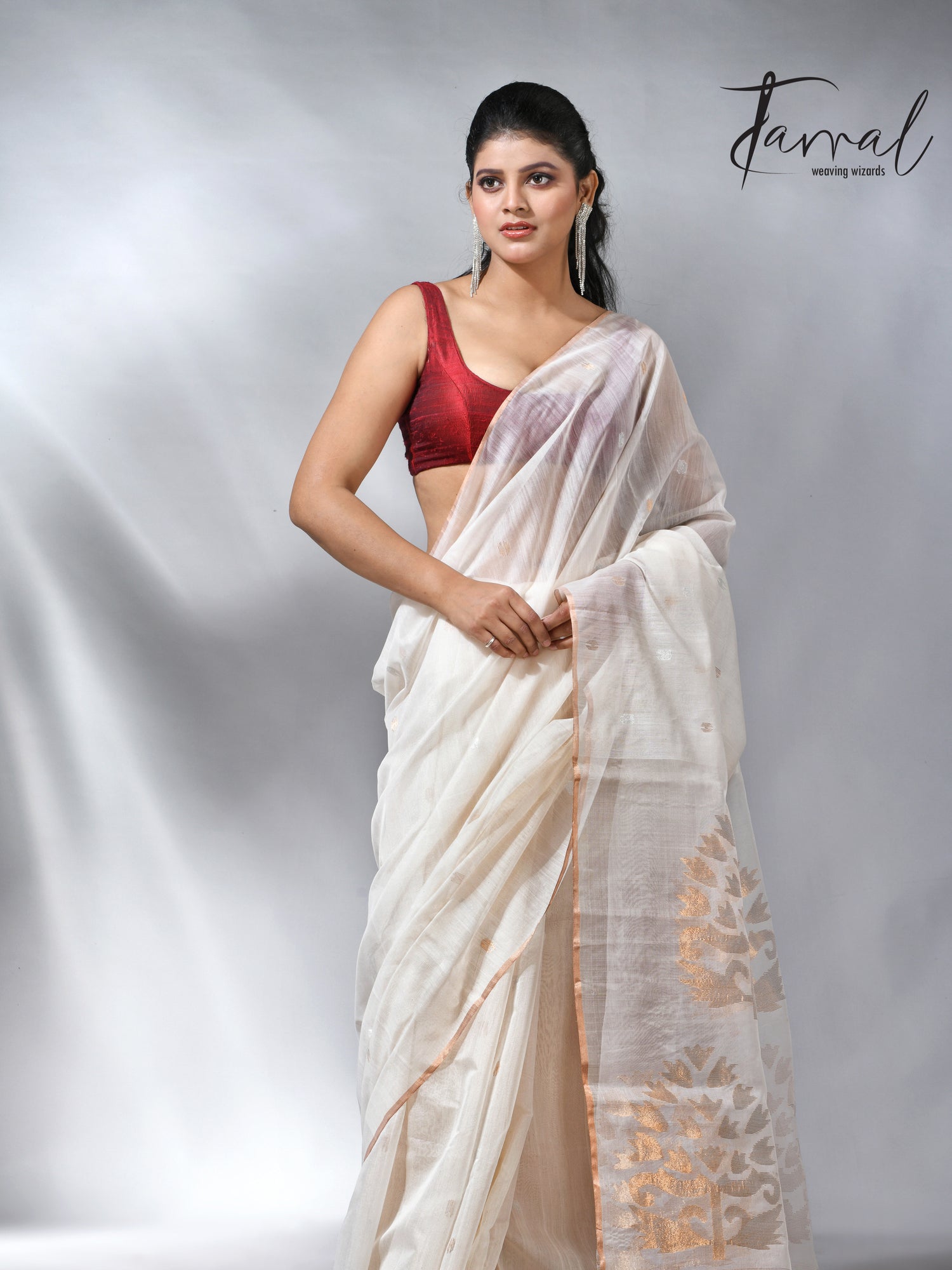 Offwhite with zari border silk cotton handwoven jamdani saree