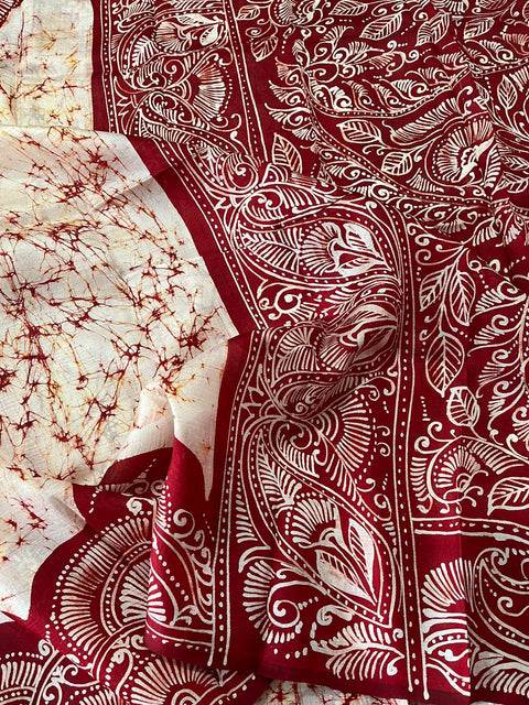 Offwhite red alpona motifs handcrafted crack batik silk saree