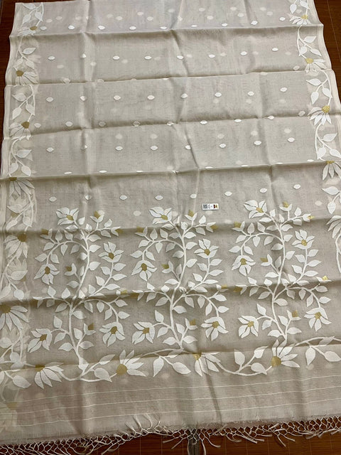 Offwhite self floral handwoven muslin silk jamdani saree