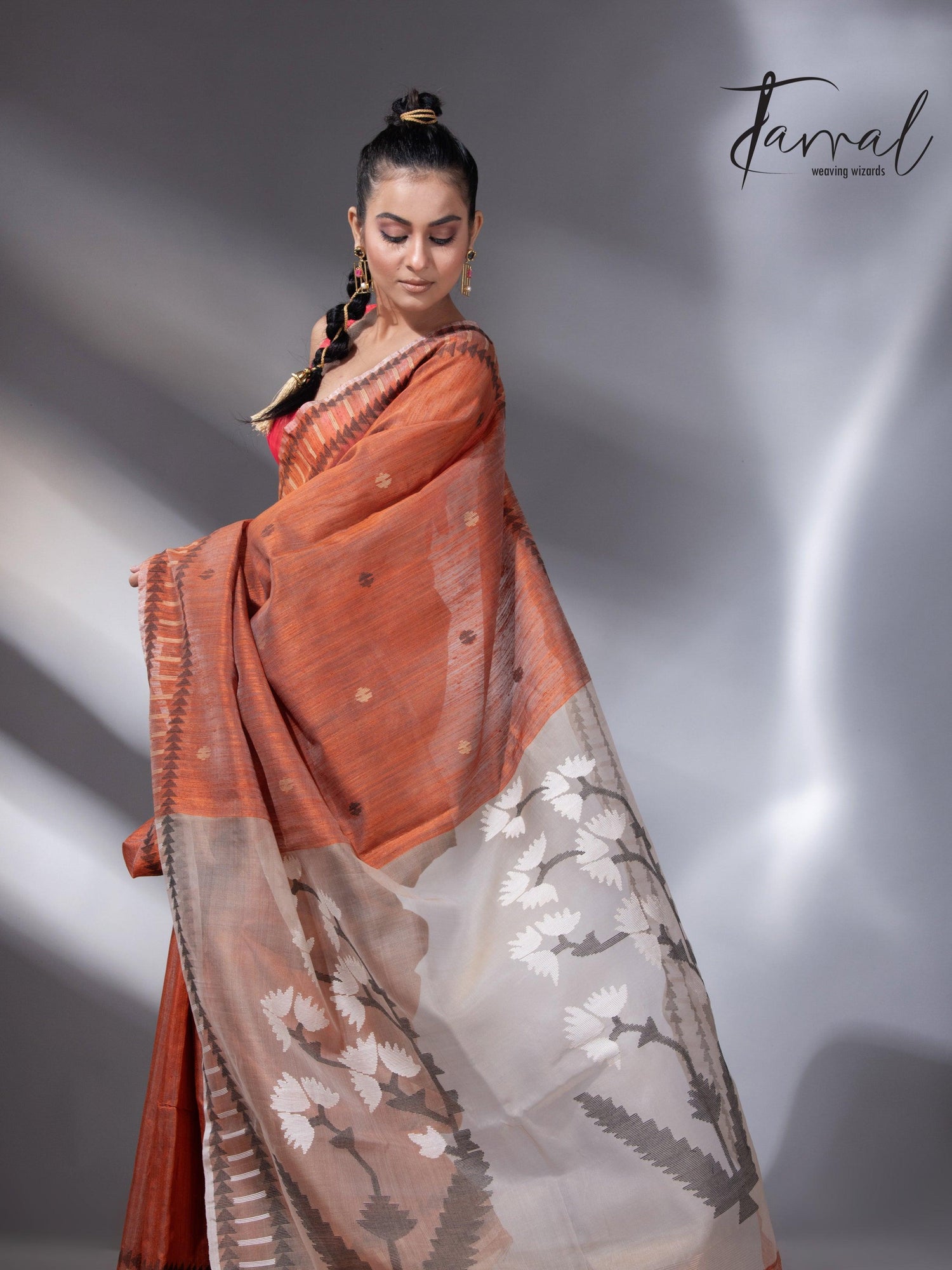 Orange Kalka Motifs Matka Silk Handwoven Jamdani Saree2